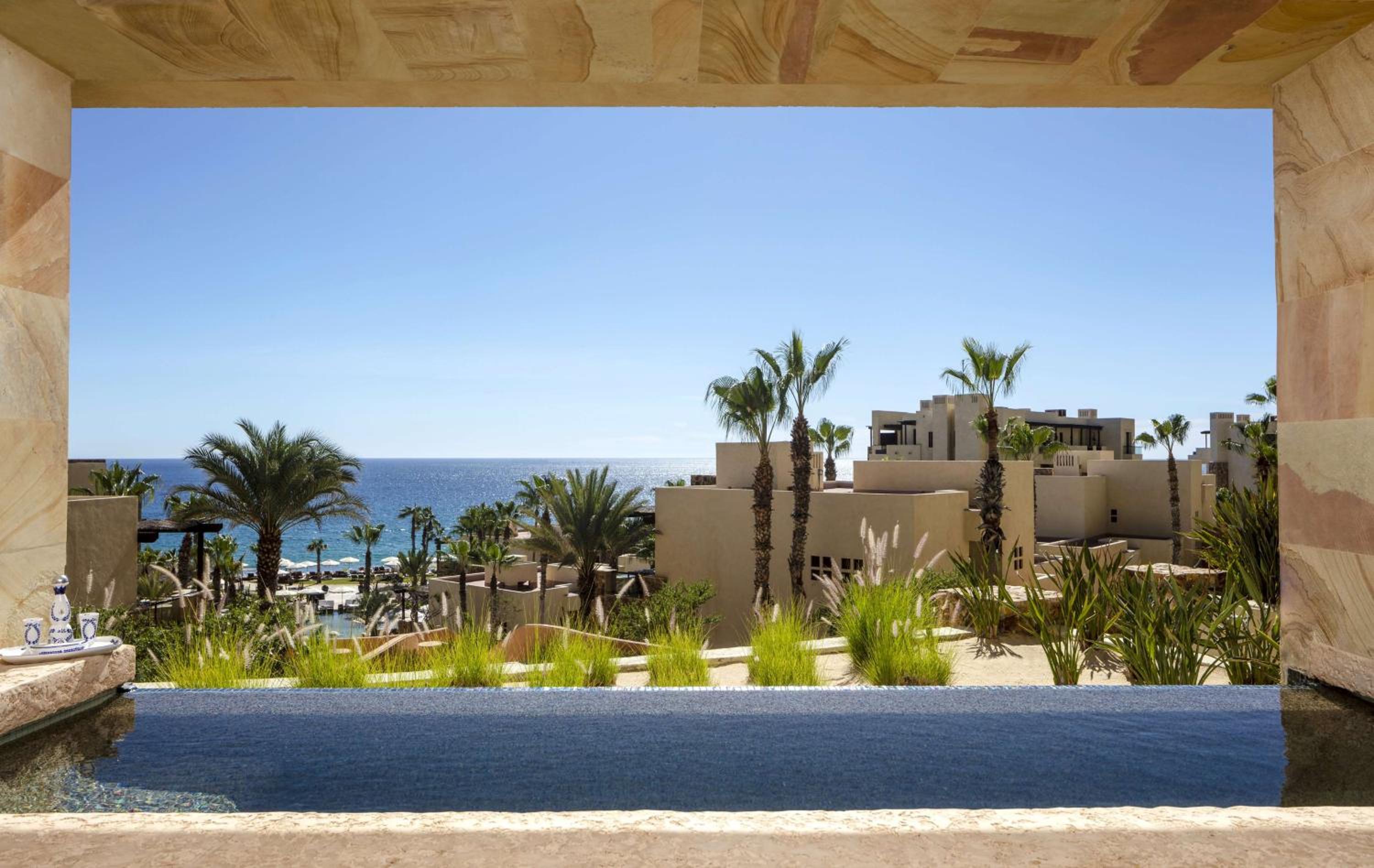 King Room with Plunge Pool and View - Photo 6