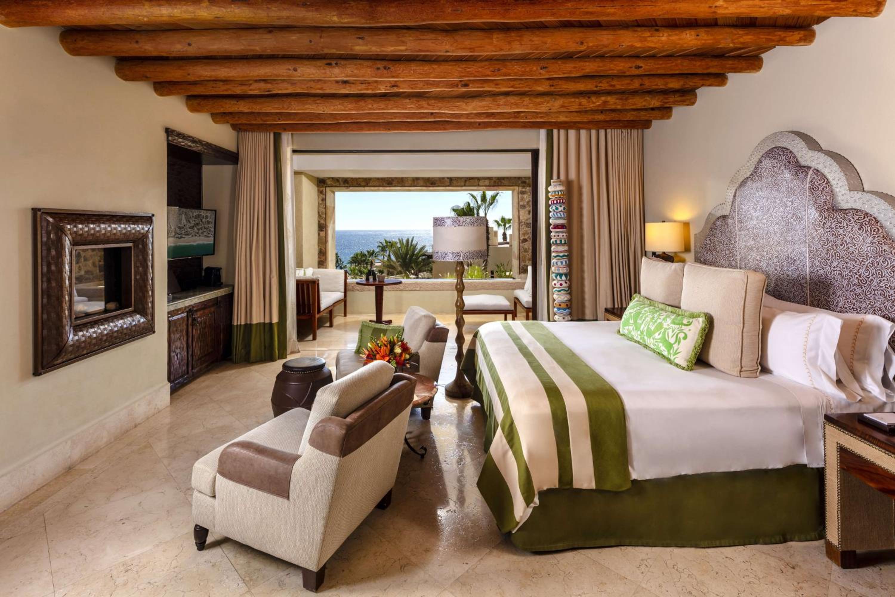 King Room with Plunge Pool and View - Photo 5