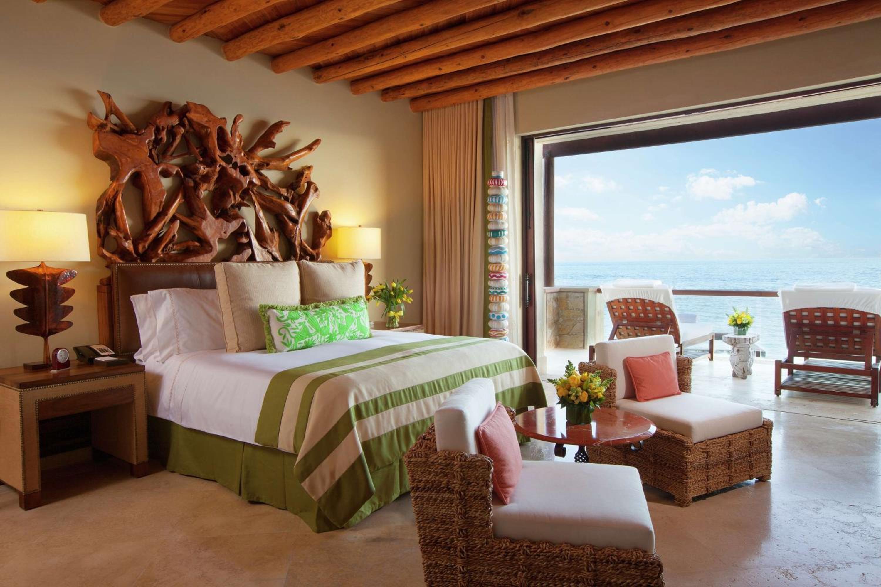 One-Bedroom Premium Suite - Beachfront - Photo 13