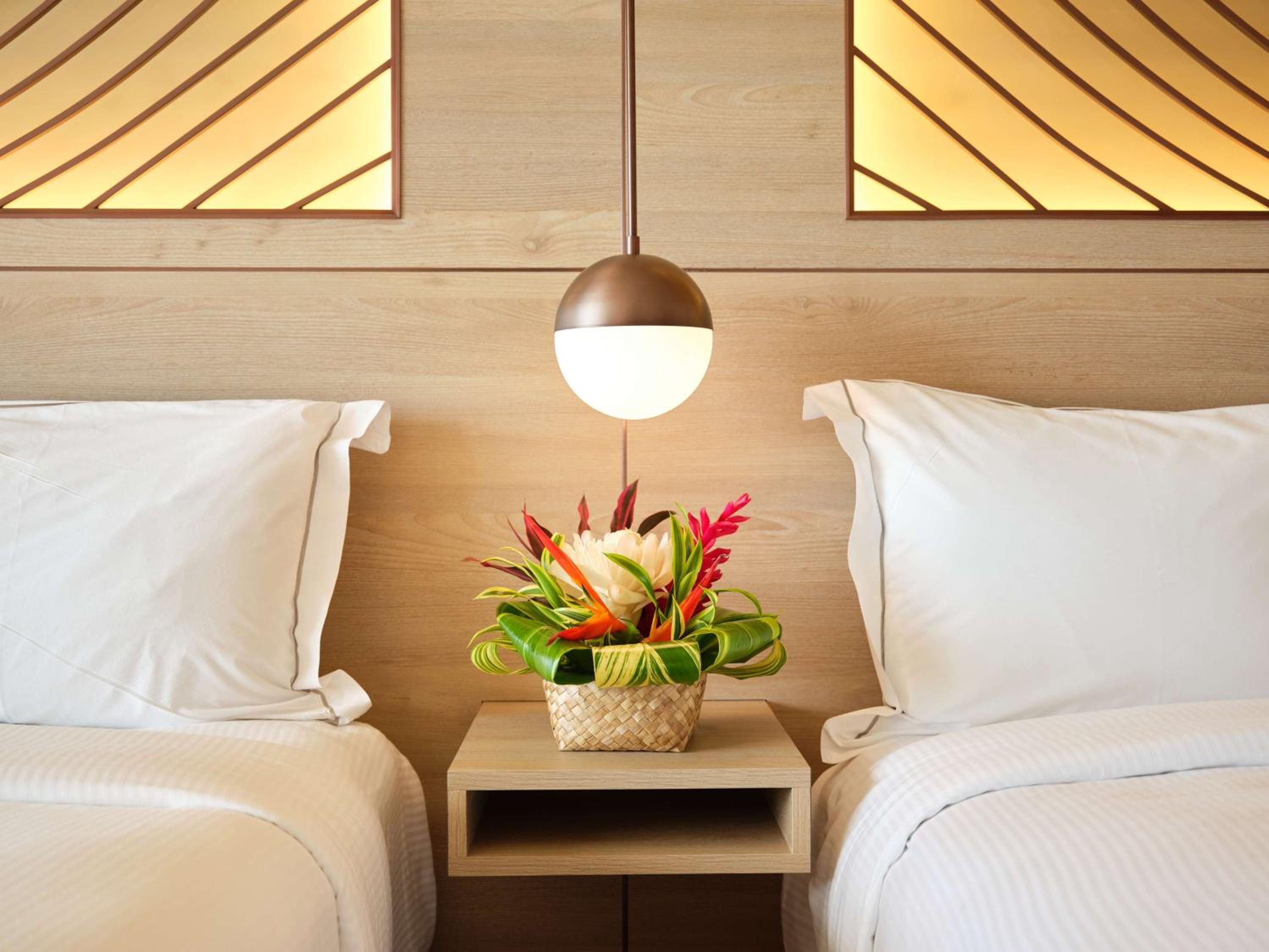 Standard Queen Room with Two Queen Beds - Photo 4