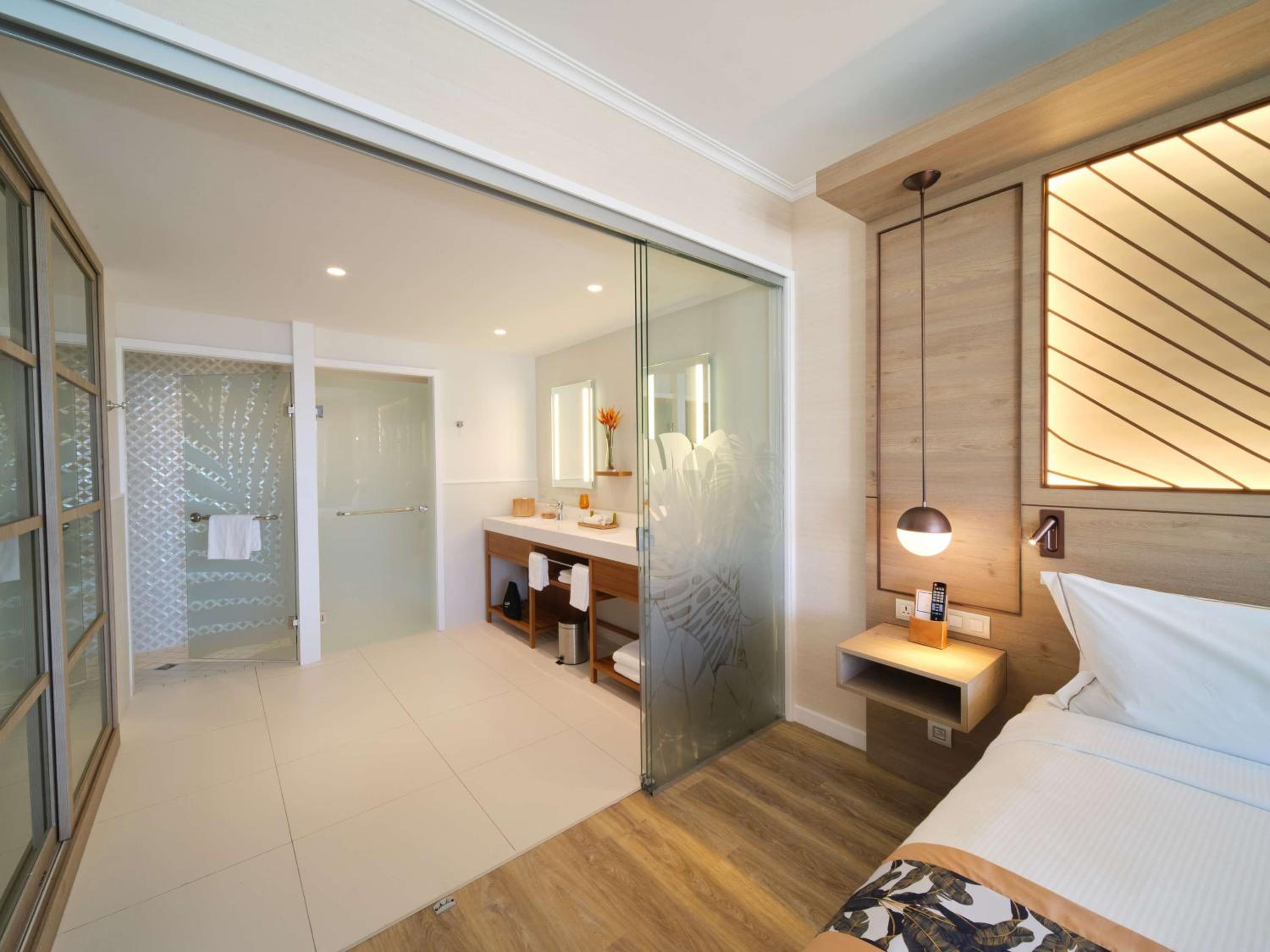 King Room Premier Ocean View - Photo 3