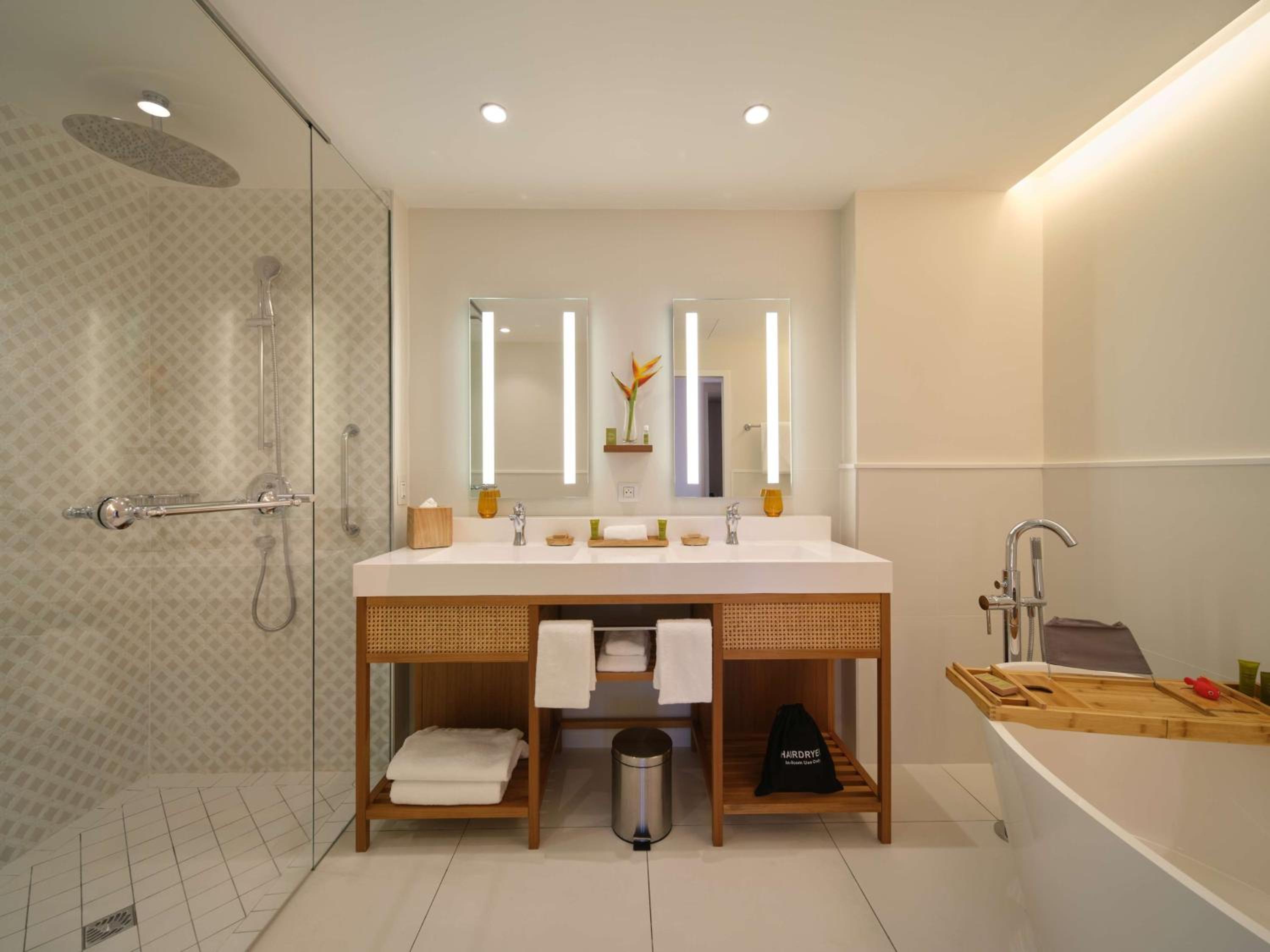 King Suite with Ocean View - Photo 5