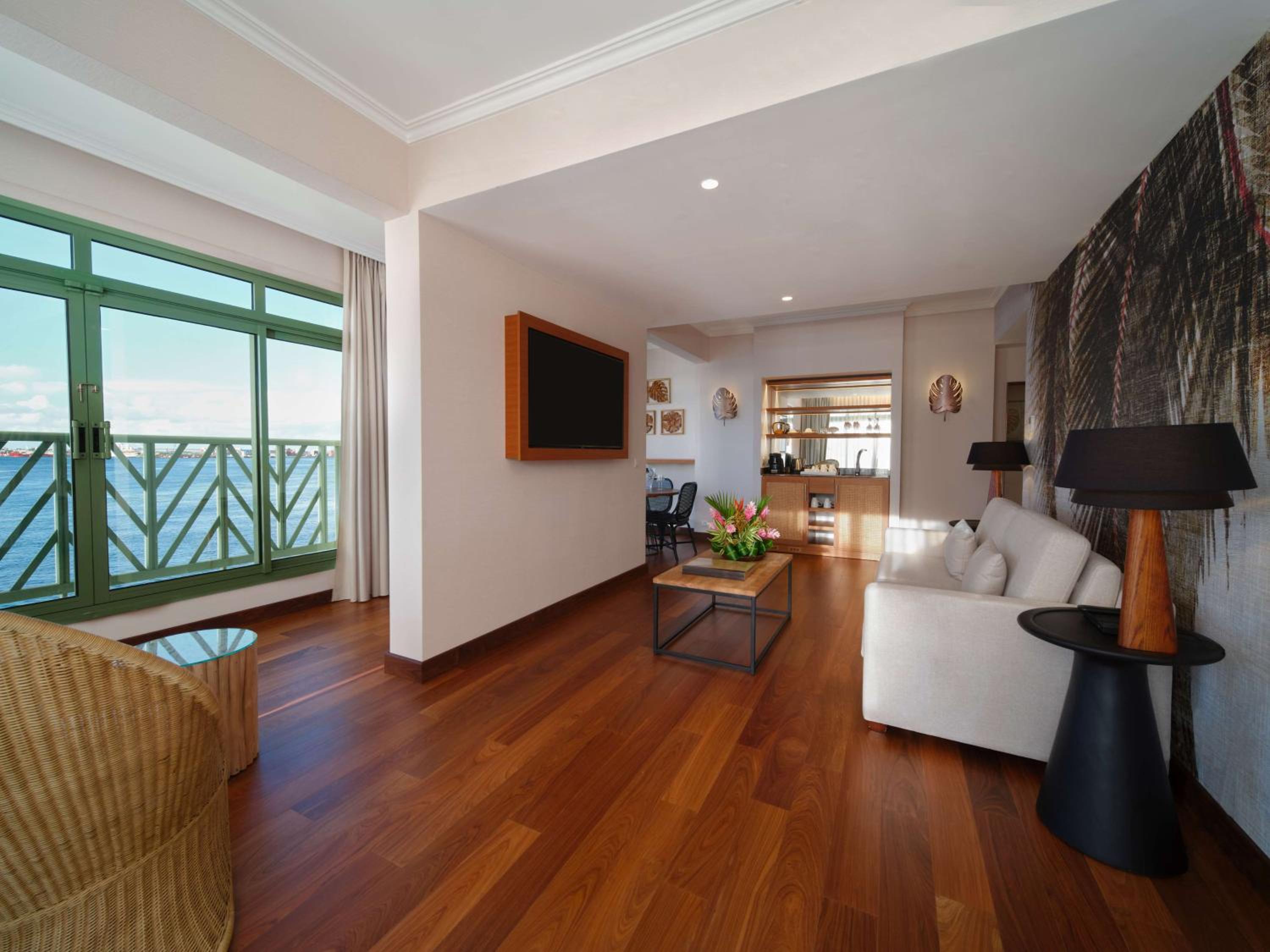 King Suite with Ocean View - Photo 2