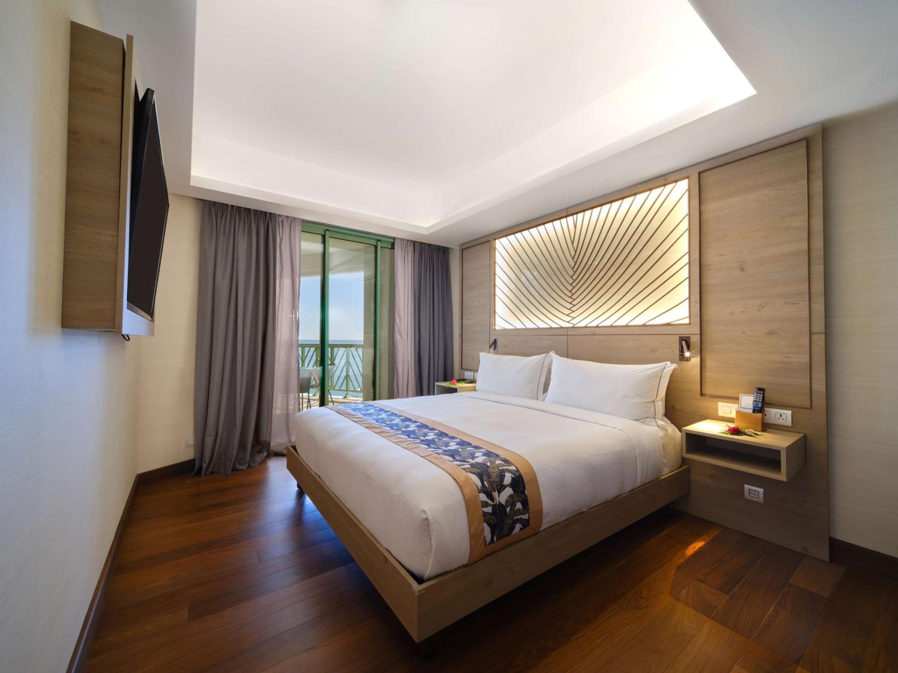 Two-Bedroom King Suite with Ocean View - Photo 4