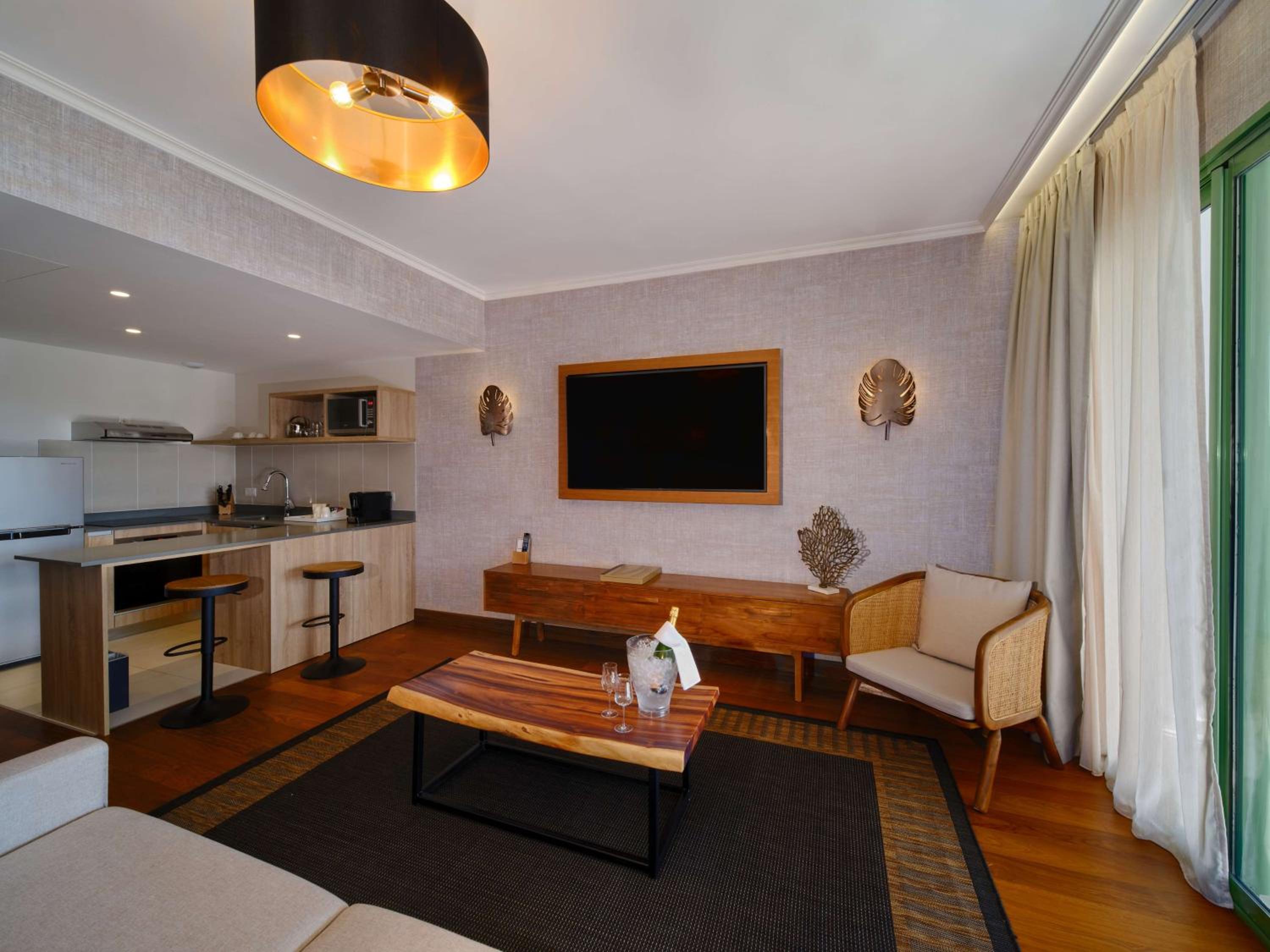 Two-Bedroom King Suite with Ocean View - Photo 5