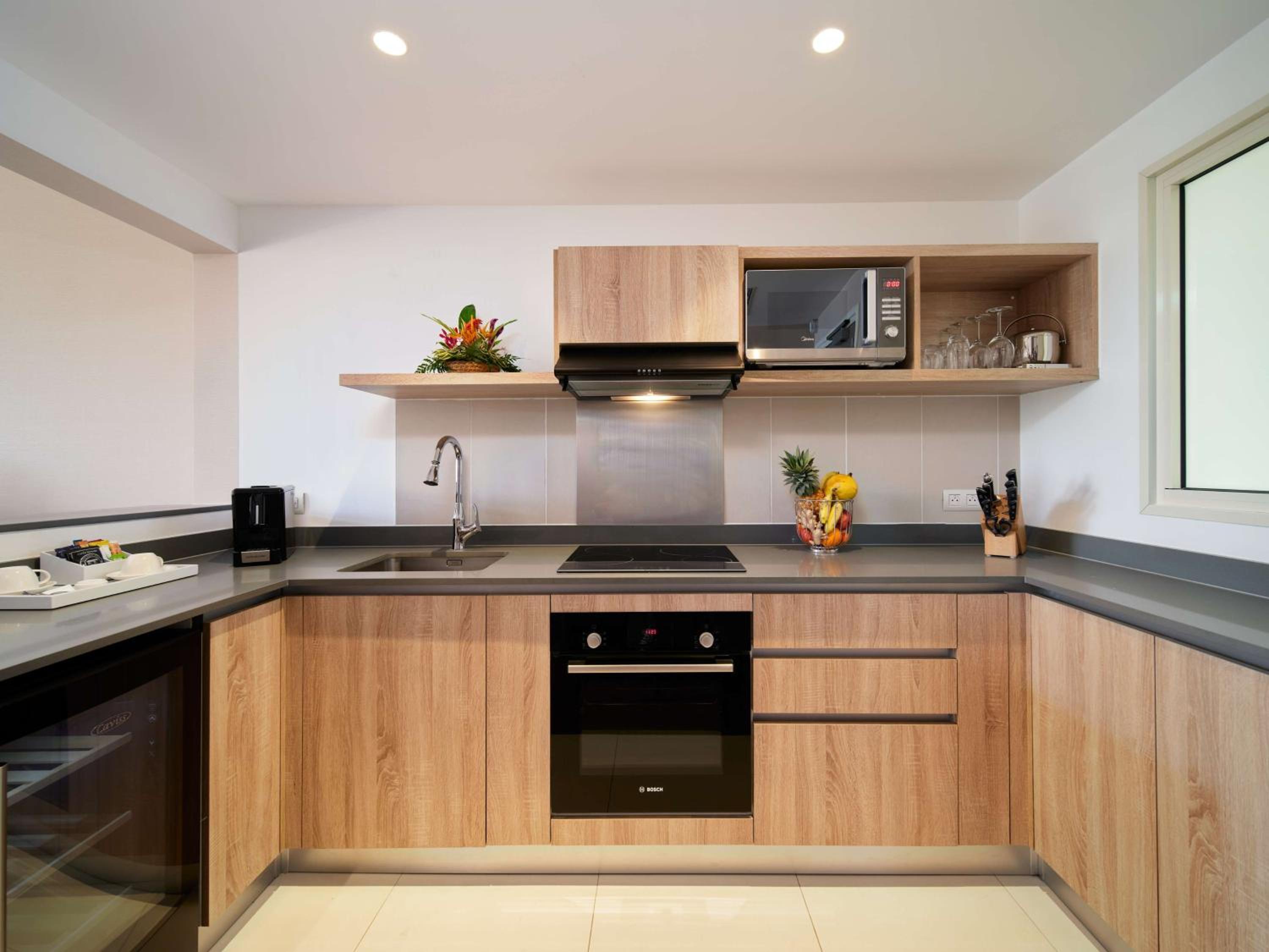 King Residence Suite with Kitchenette - Photo 4