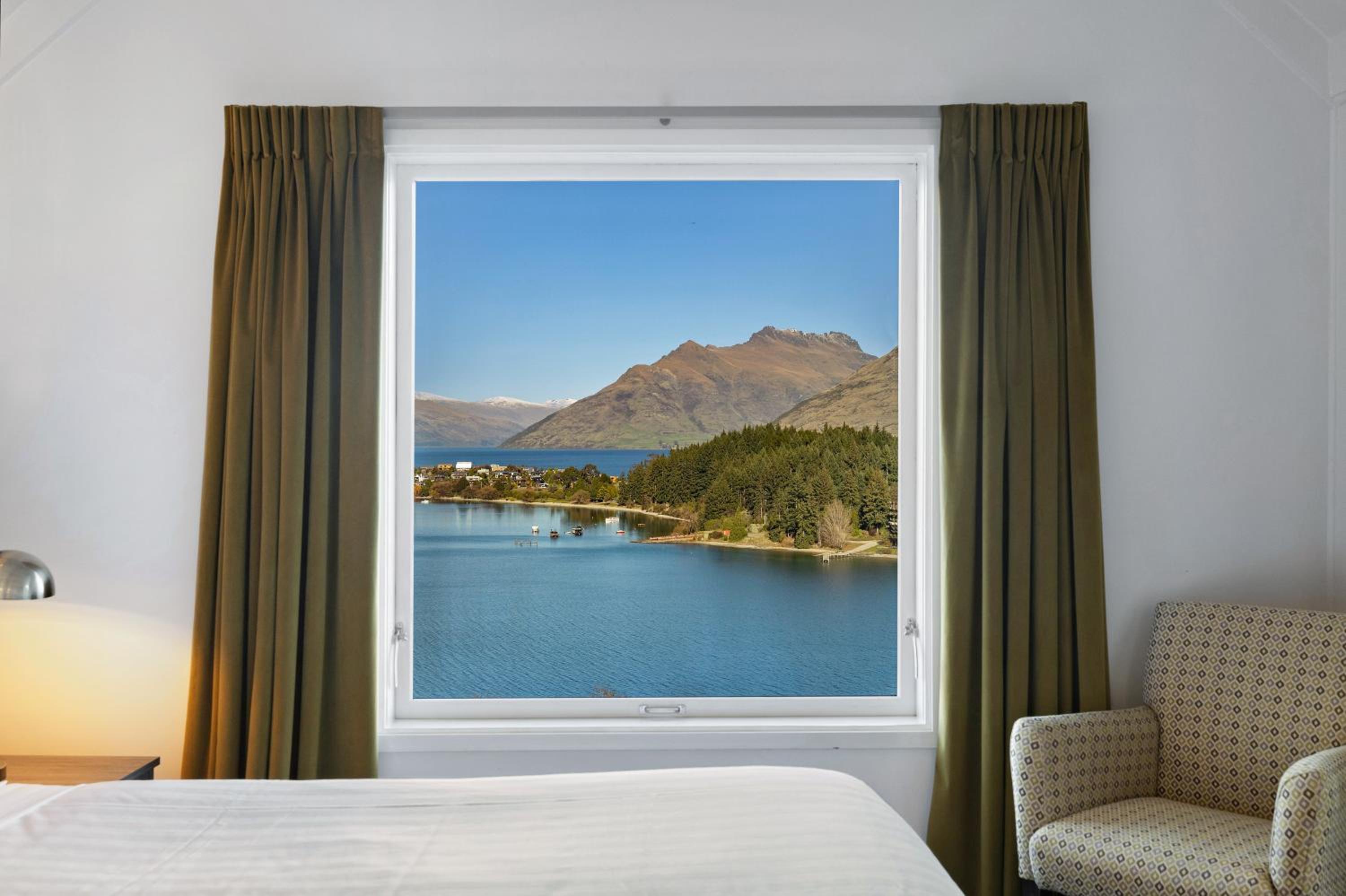 Queen Studio With a Lake And Mountain View thumbnail 6