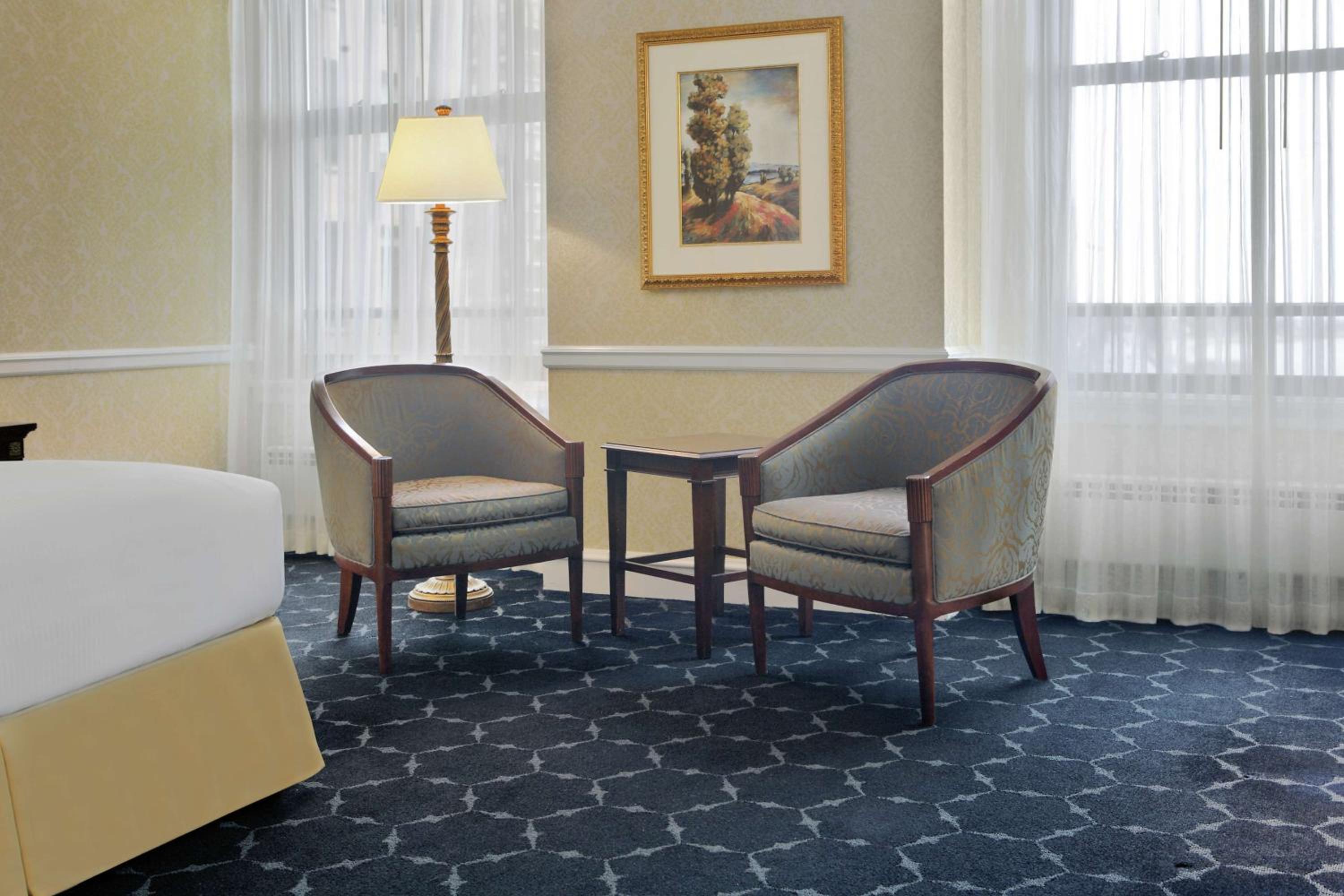 Family Room with Two Queen Beds - Photo 3