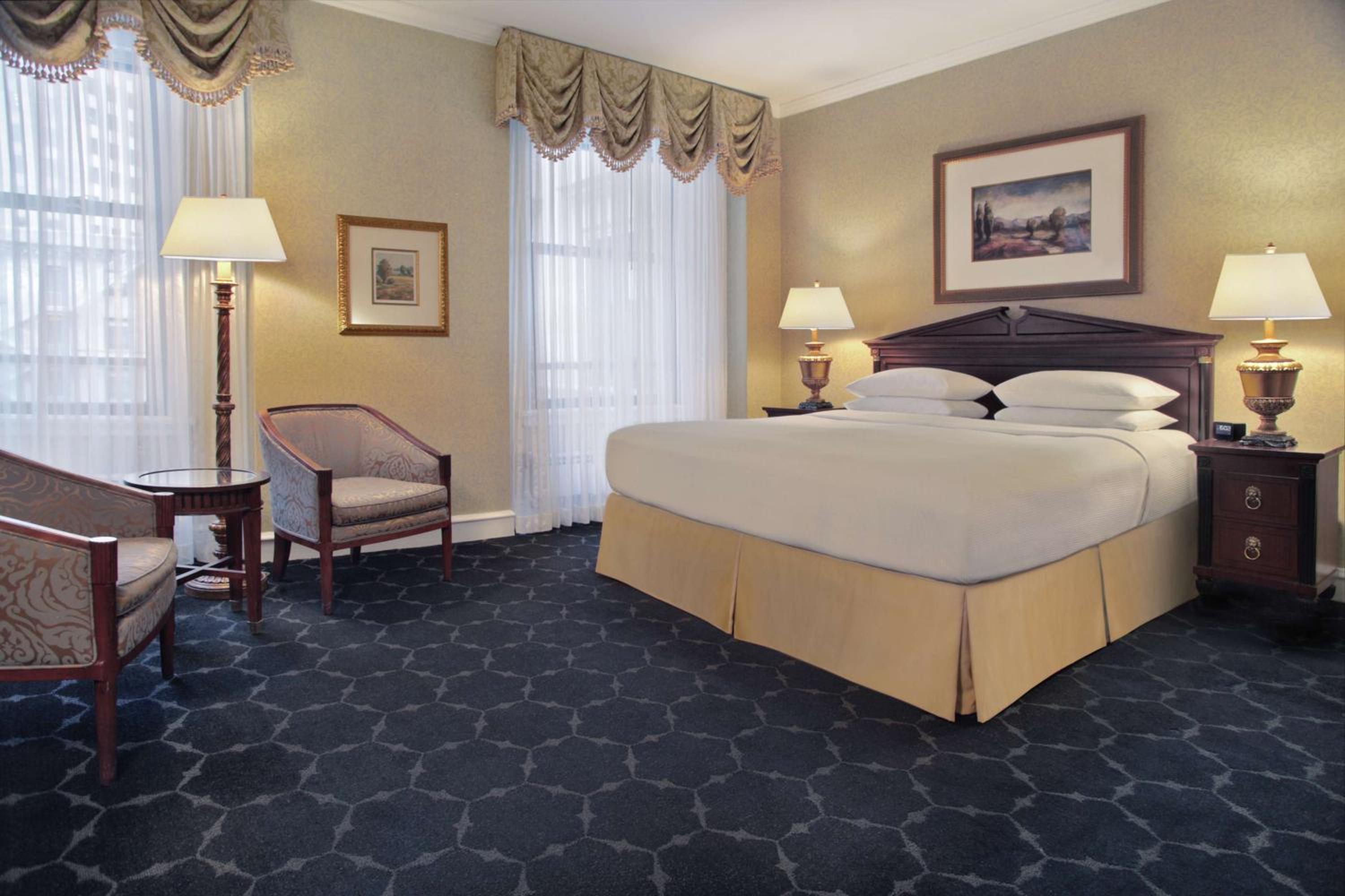 Deluxe King Room - Photo 5