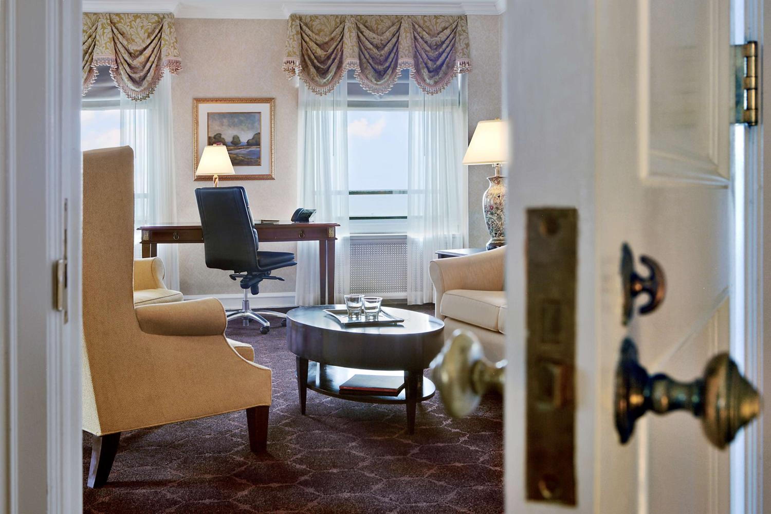 One-Bedroom King Suite