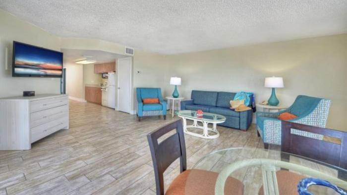 Deluxe Junior Suite - Photo 4