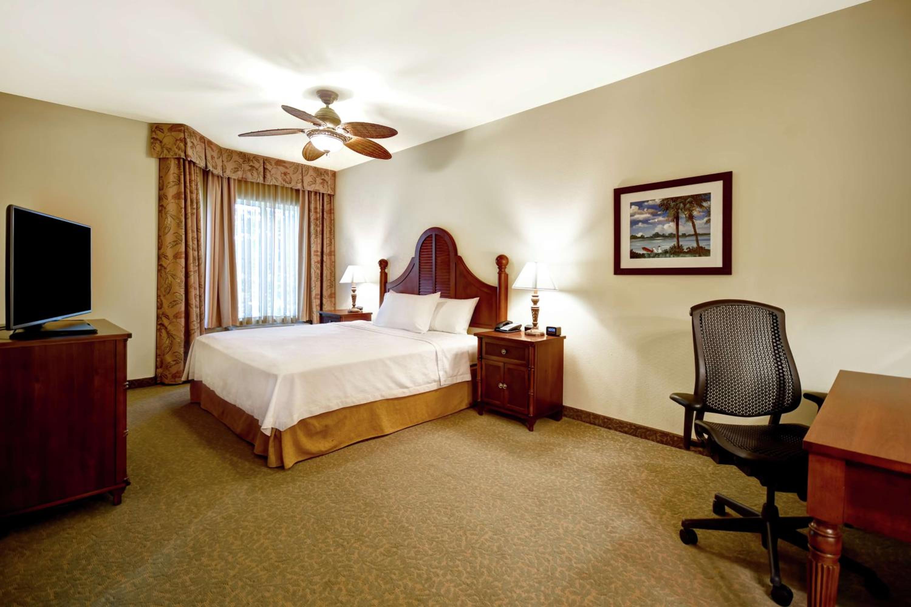 One-Bedroom King Suite - Non-Smoking - Photo 2