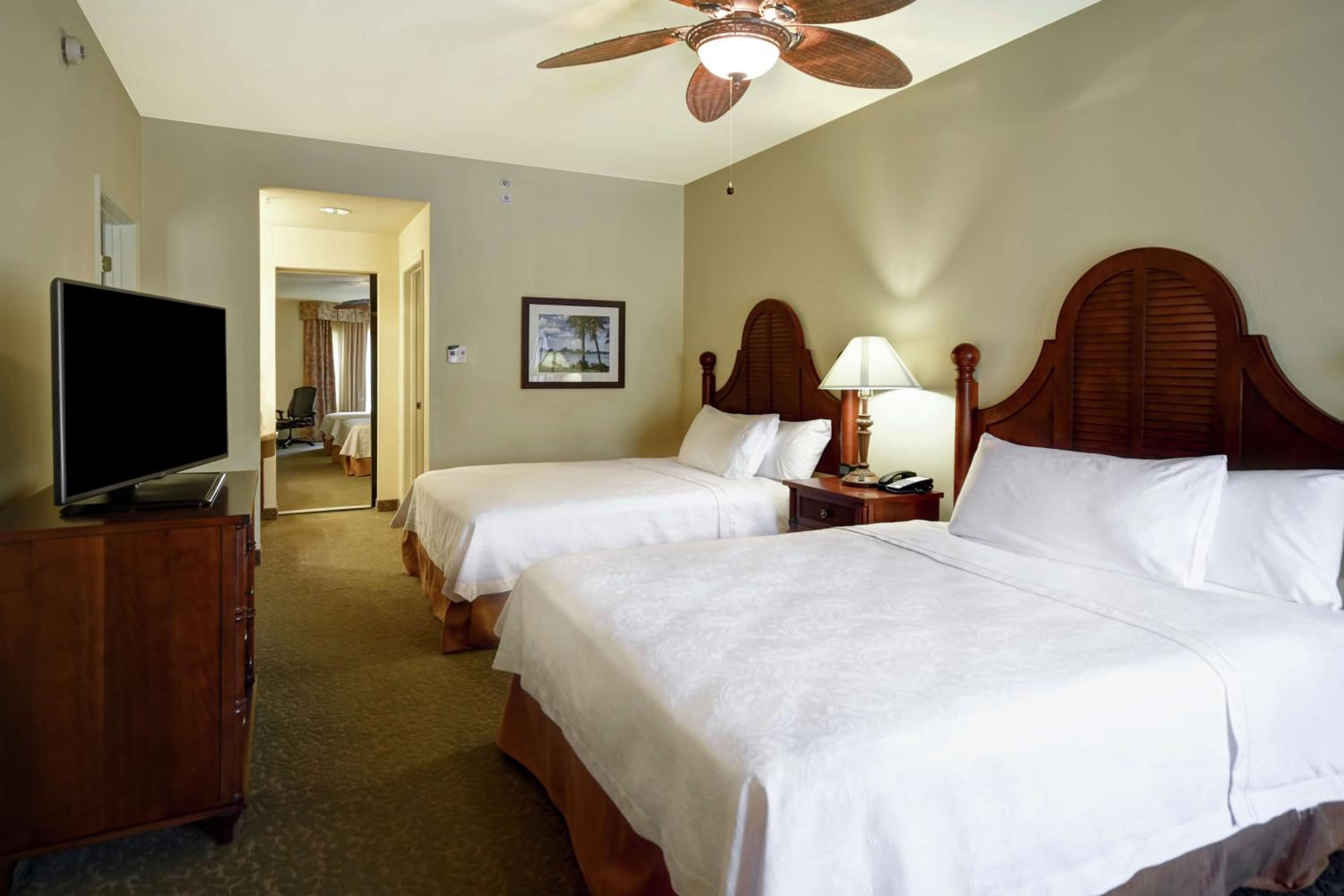 Two Bedroom Suite with One King and Two Queen Beds - Non-Smoking - Photo 1