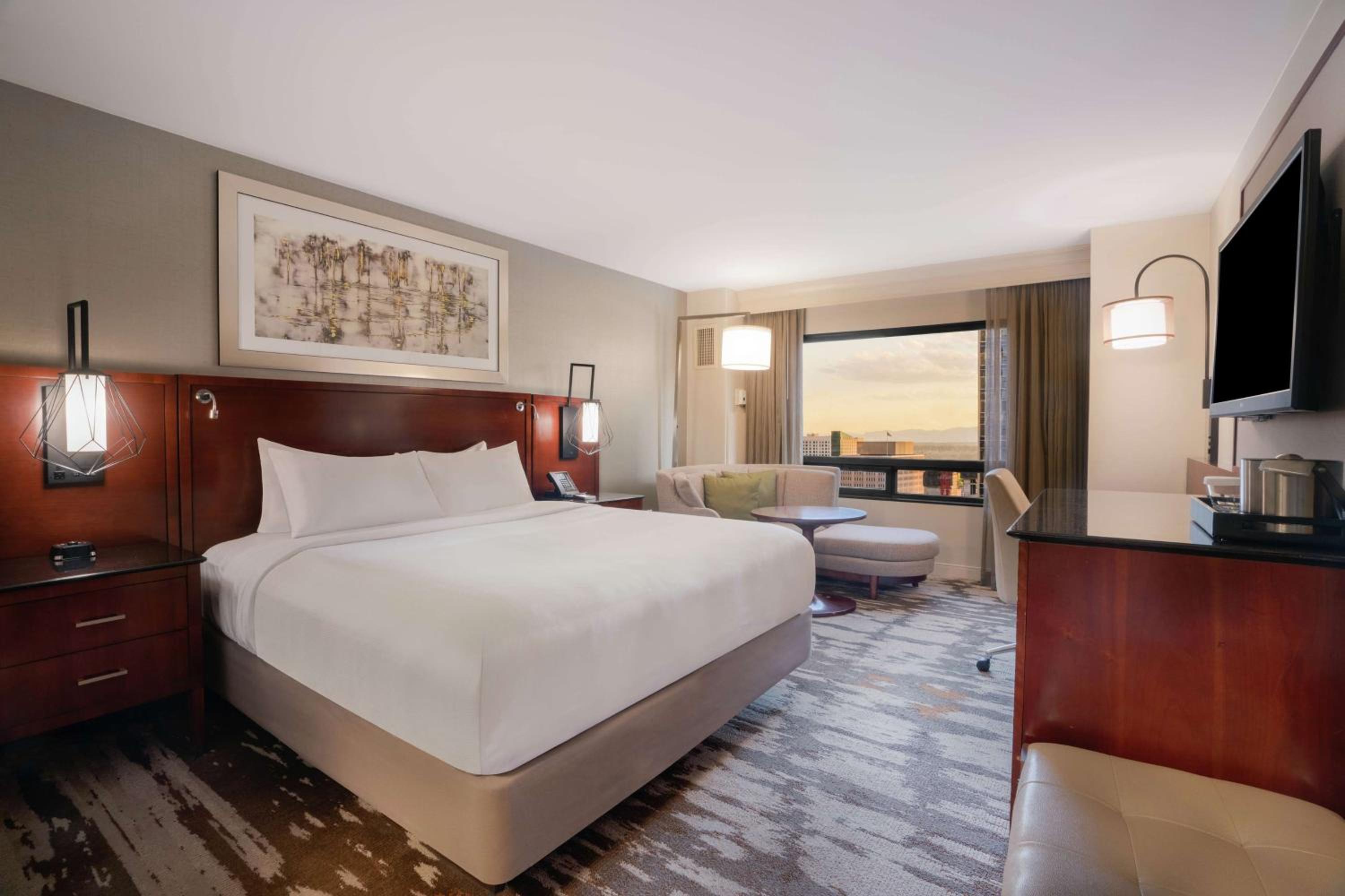 King Guestroom with City View - High Floor - Photo 6