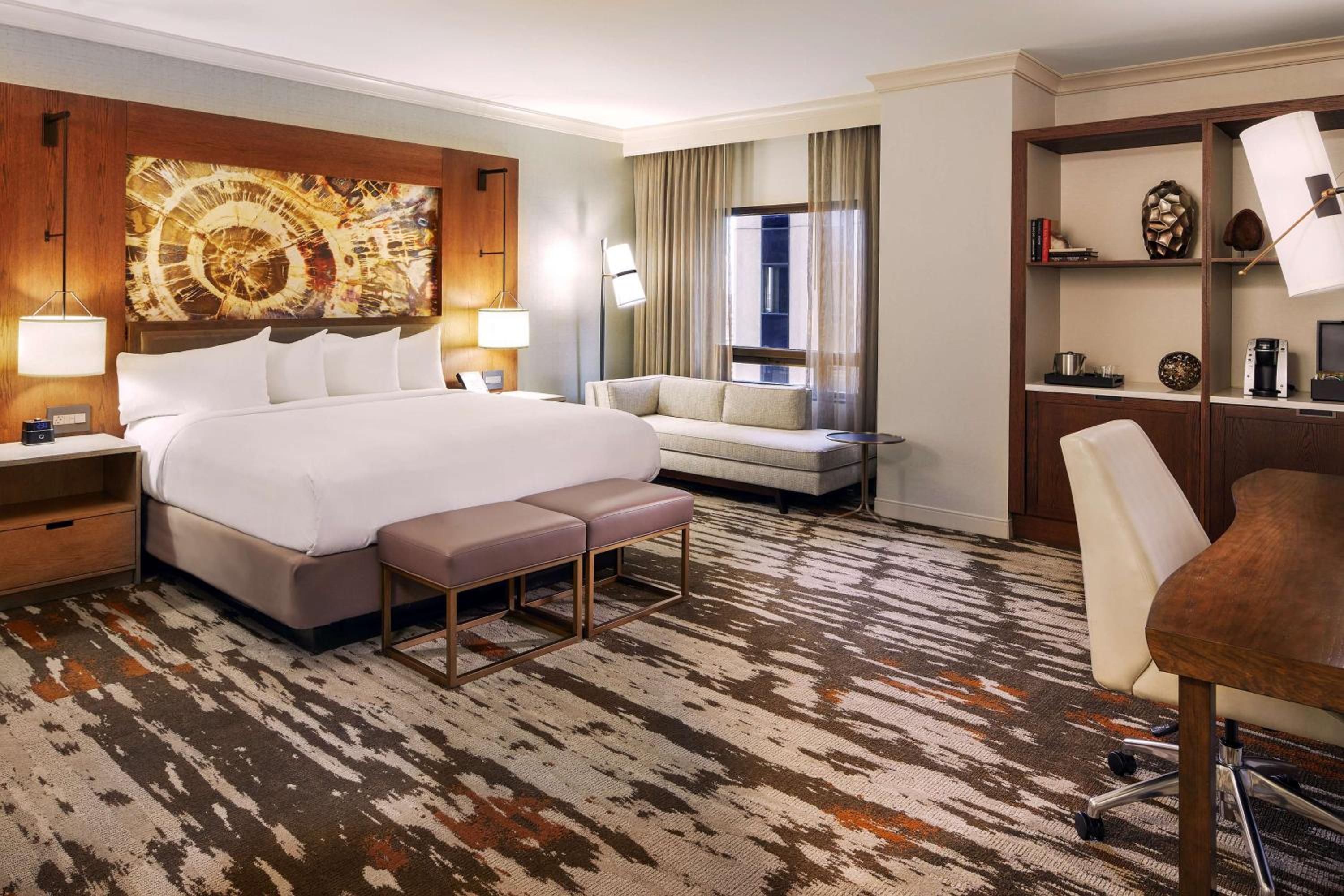 One-Bedroom Presidential King Suite photo 1