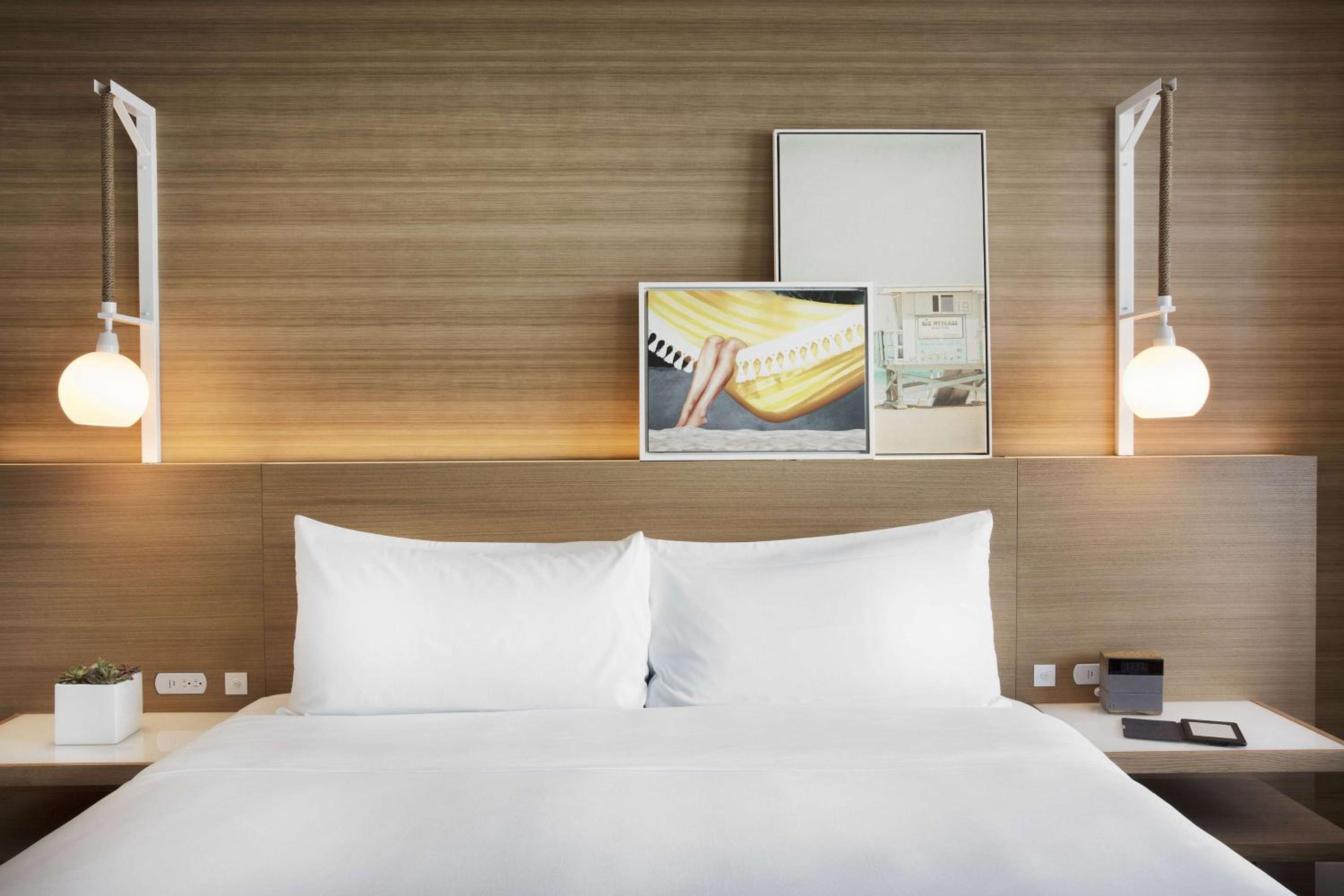 King Room with Sunset View - Photo 2