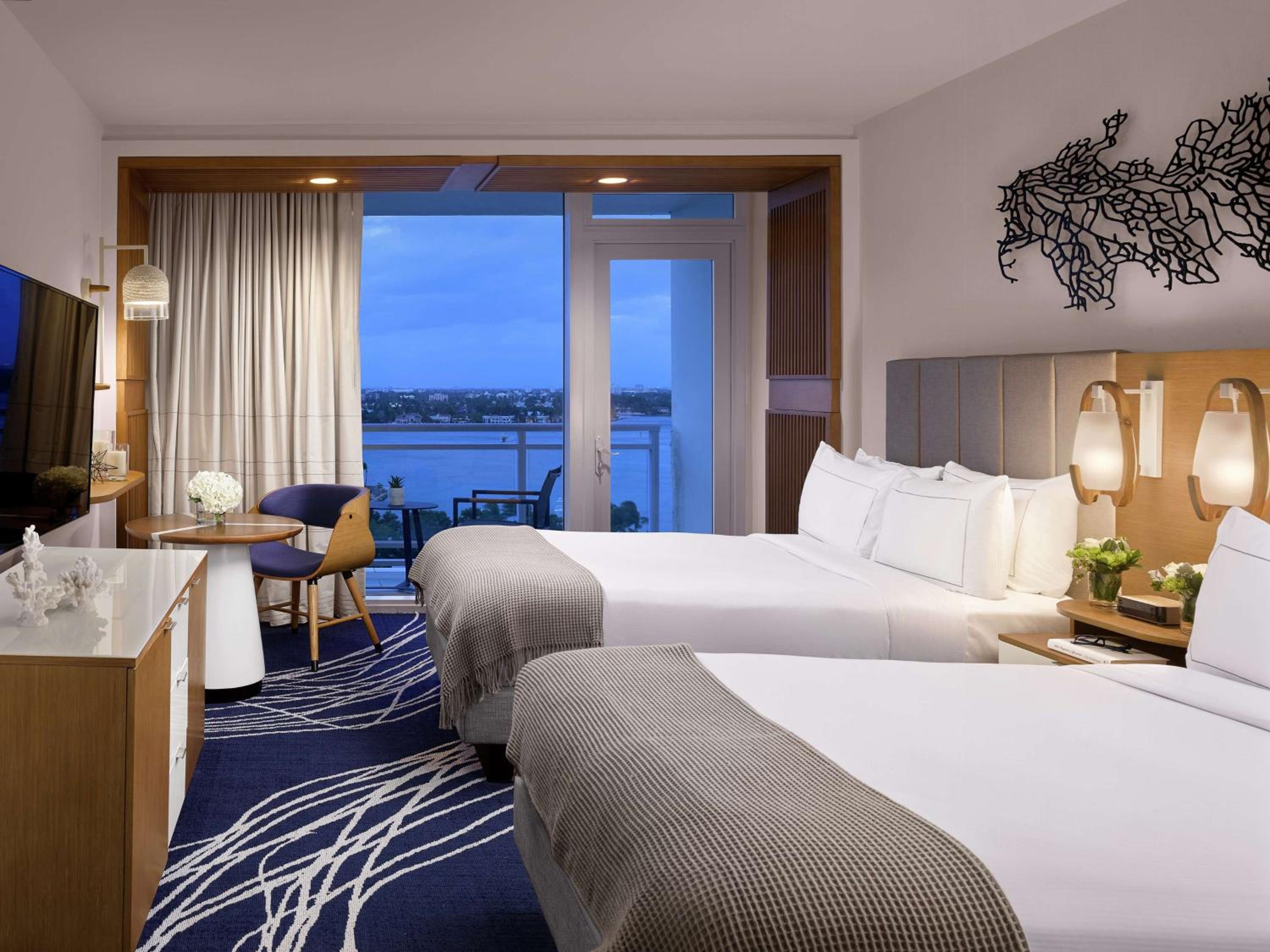 Two Double Rooms with Balcony and Marina View - Photo 2