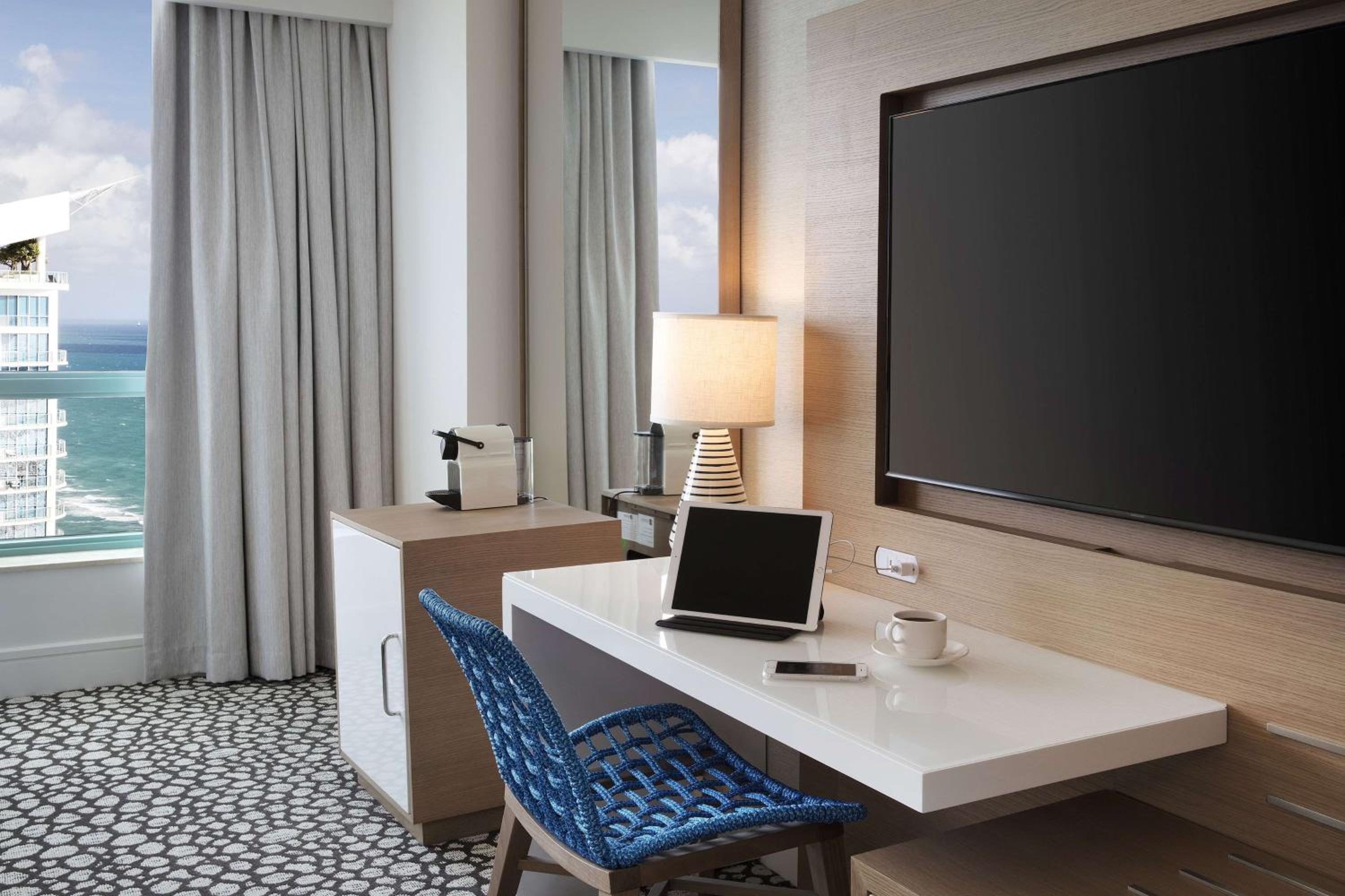 King Room with Ocean View and Balcony - Photo 4