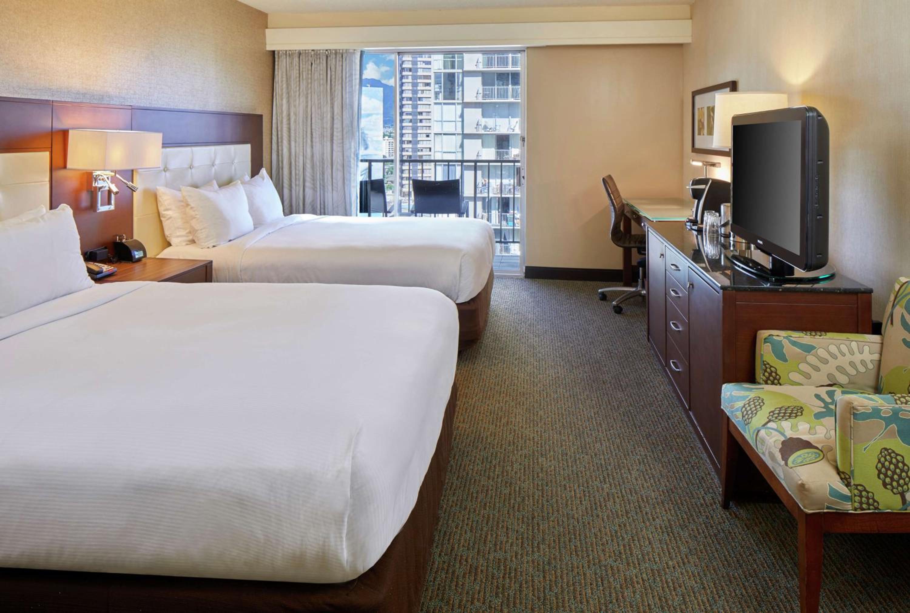 Two Queen Beds City Mountain View - Photo 1