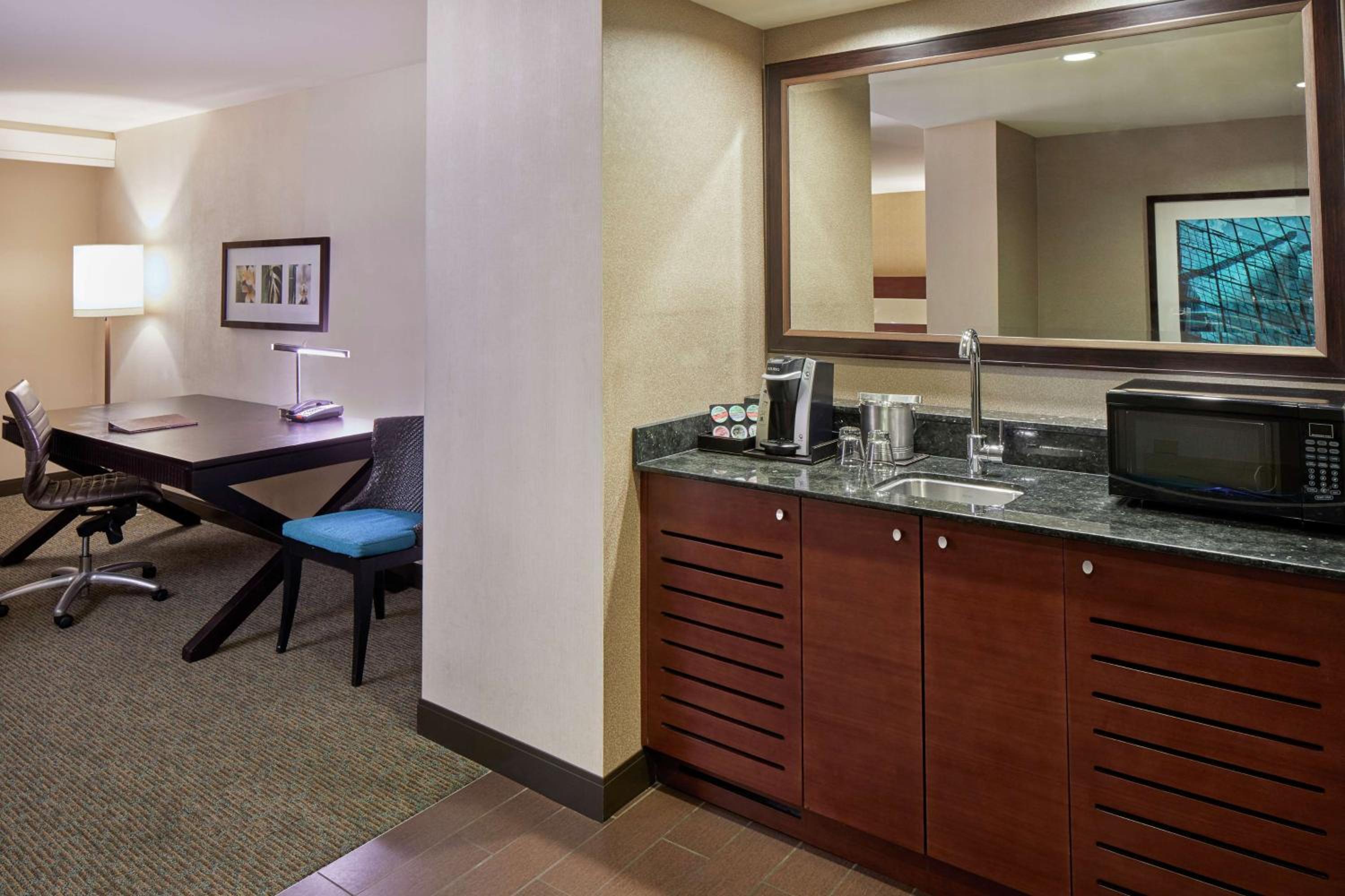 One-Bedroom King Suite with Partial Ocean View