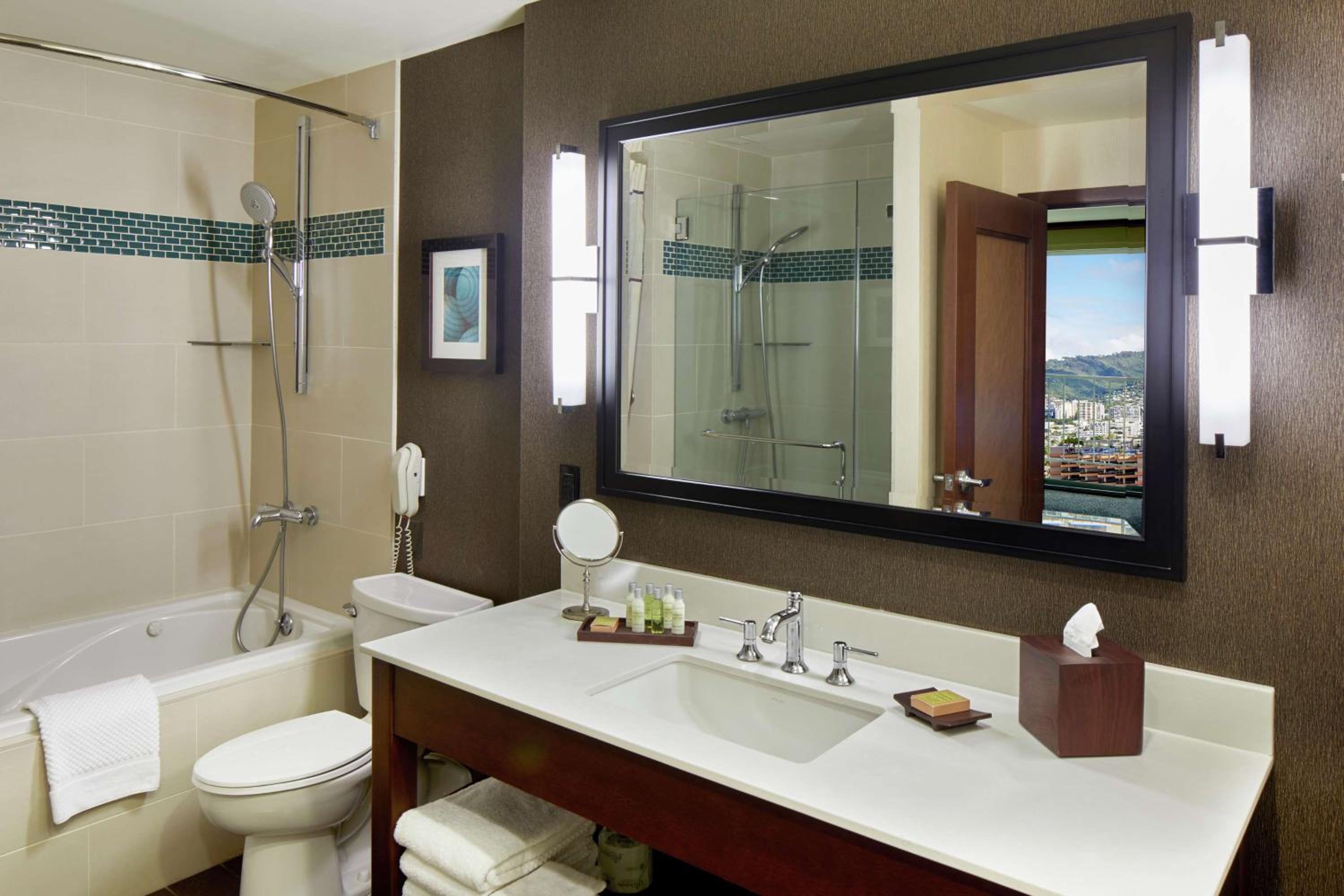 King Suite with Ocean View - Photo 6