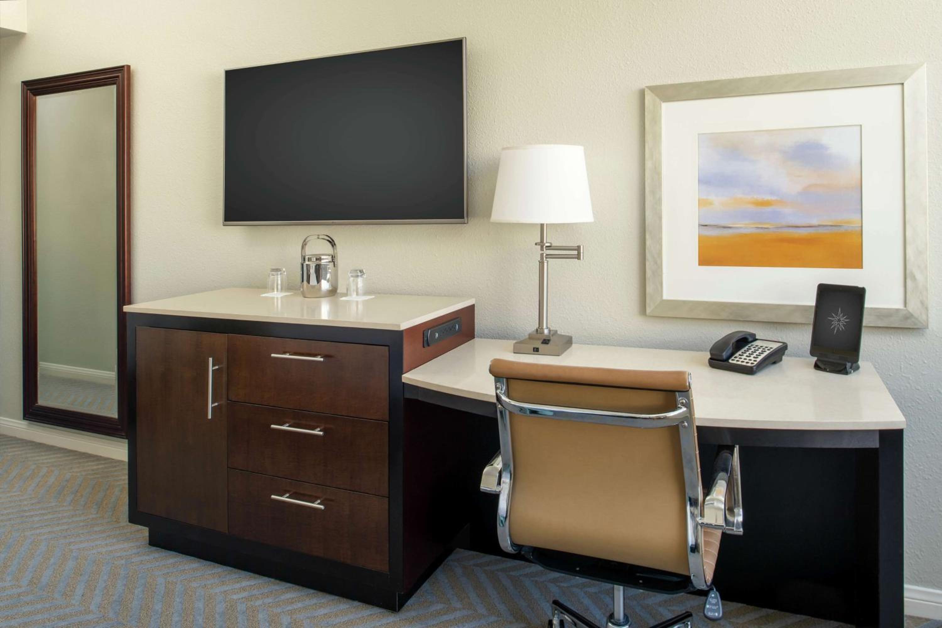 One-Bedroom King Suite
