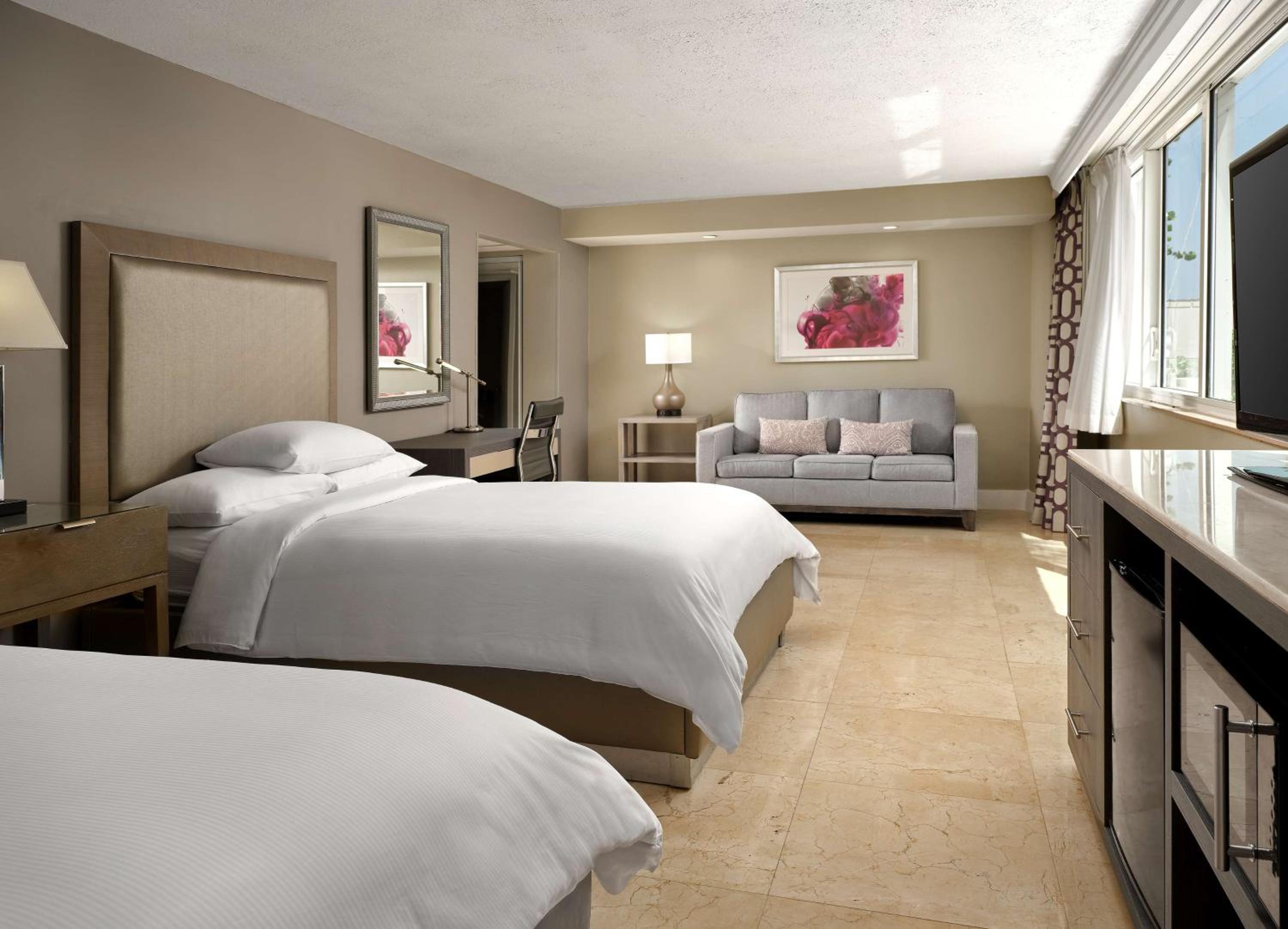 Double Room with Garden View thumbnail 5