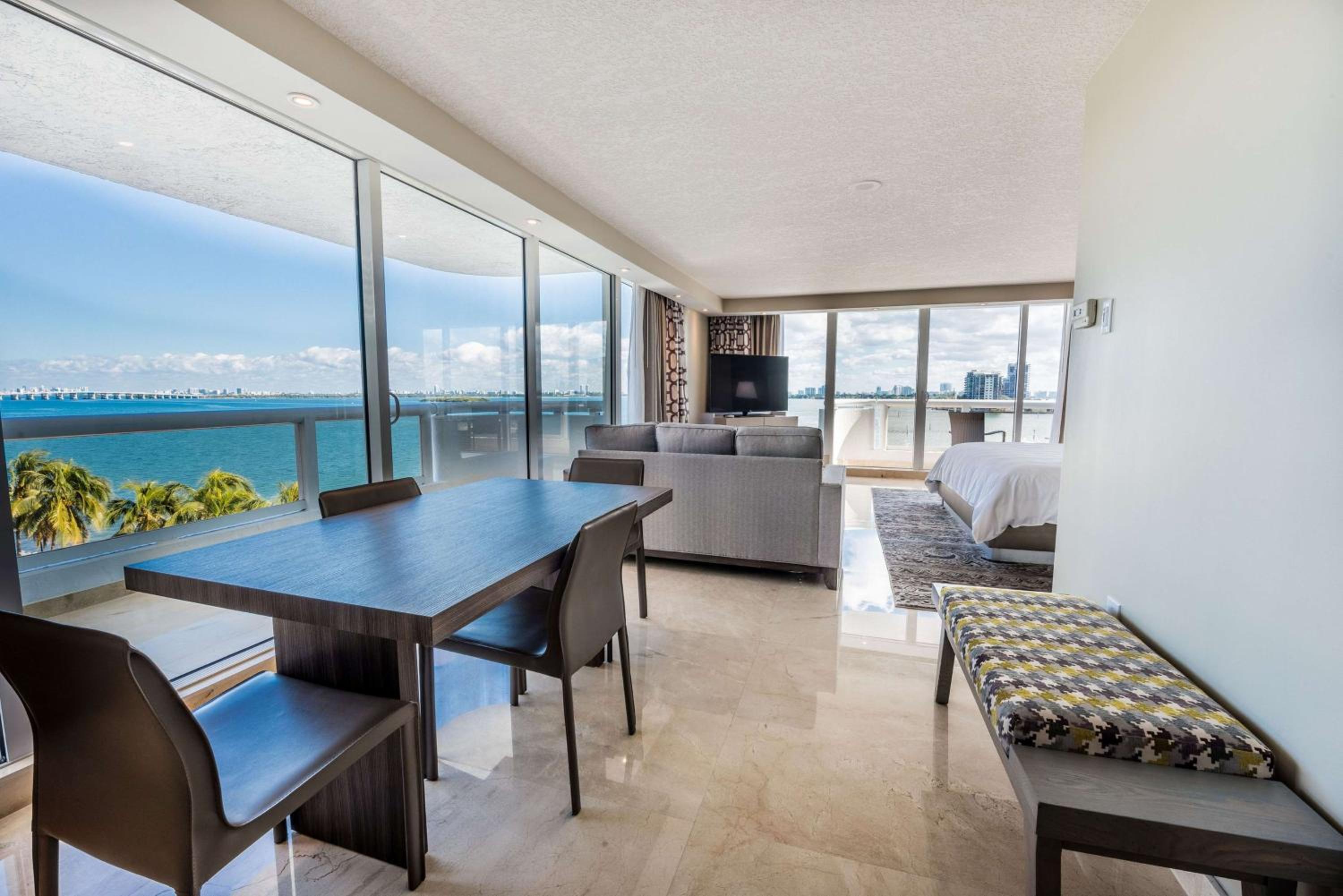 King Suite with Balcony & Bay View thumbnail 6
