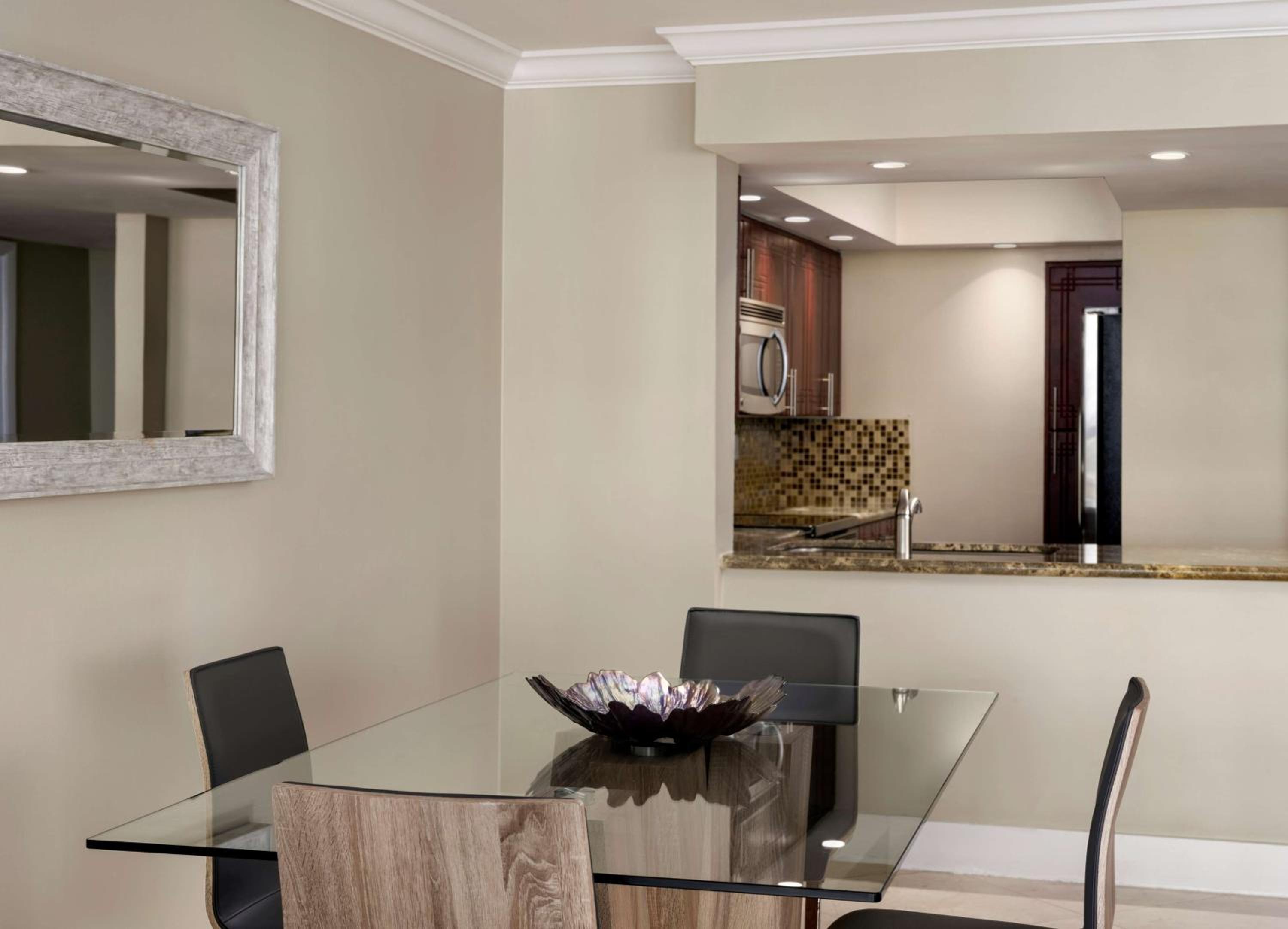 Two-Bedroom Apartment with Kitchen & Balcony thumbnail 5