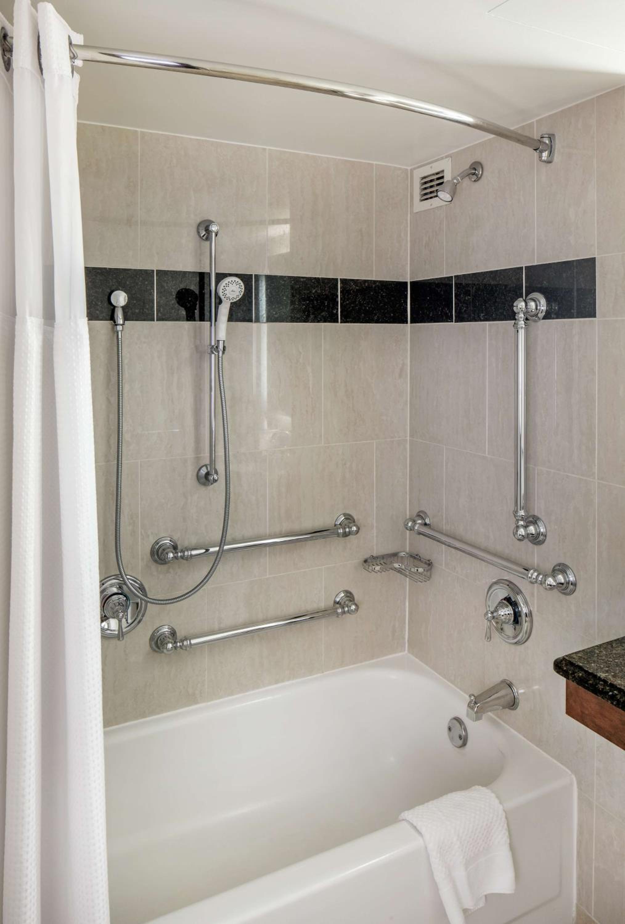 King Room - Disability Access - Photo 4