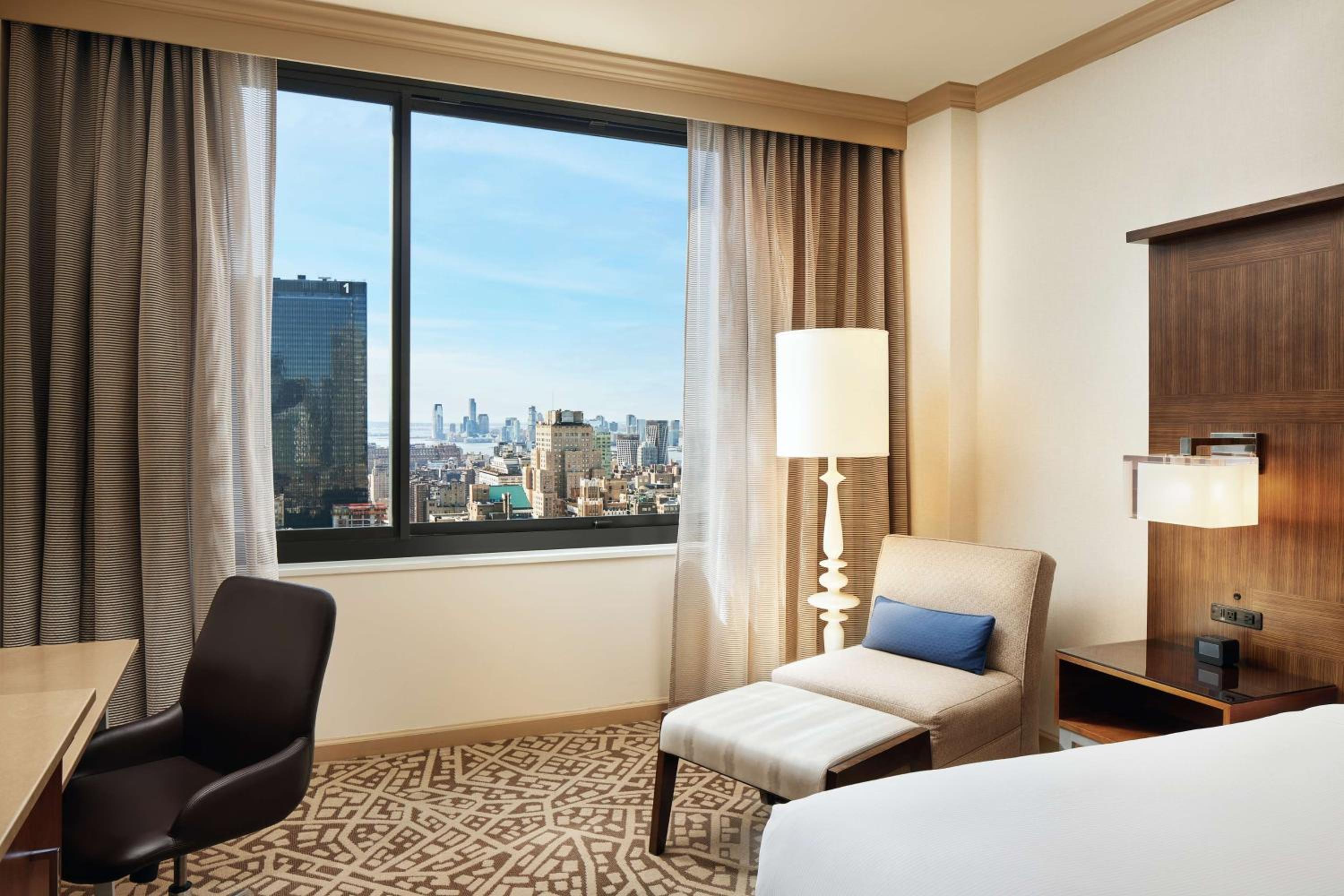 Deluxe Queen Room with Two Queen Beds - High Floor