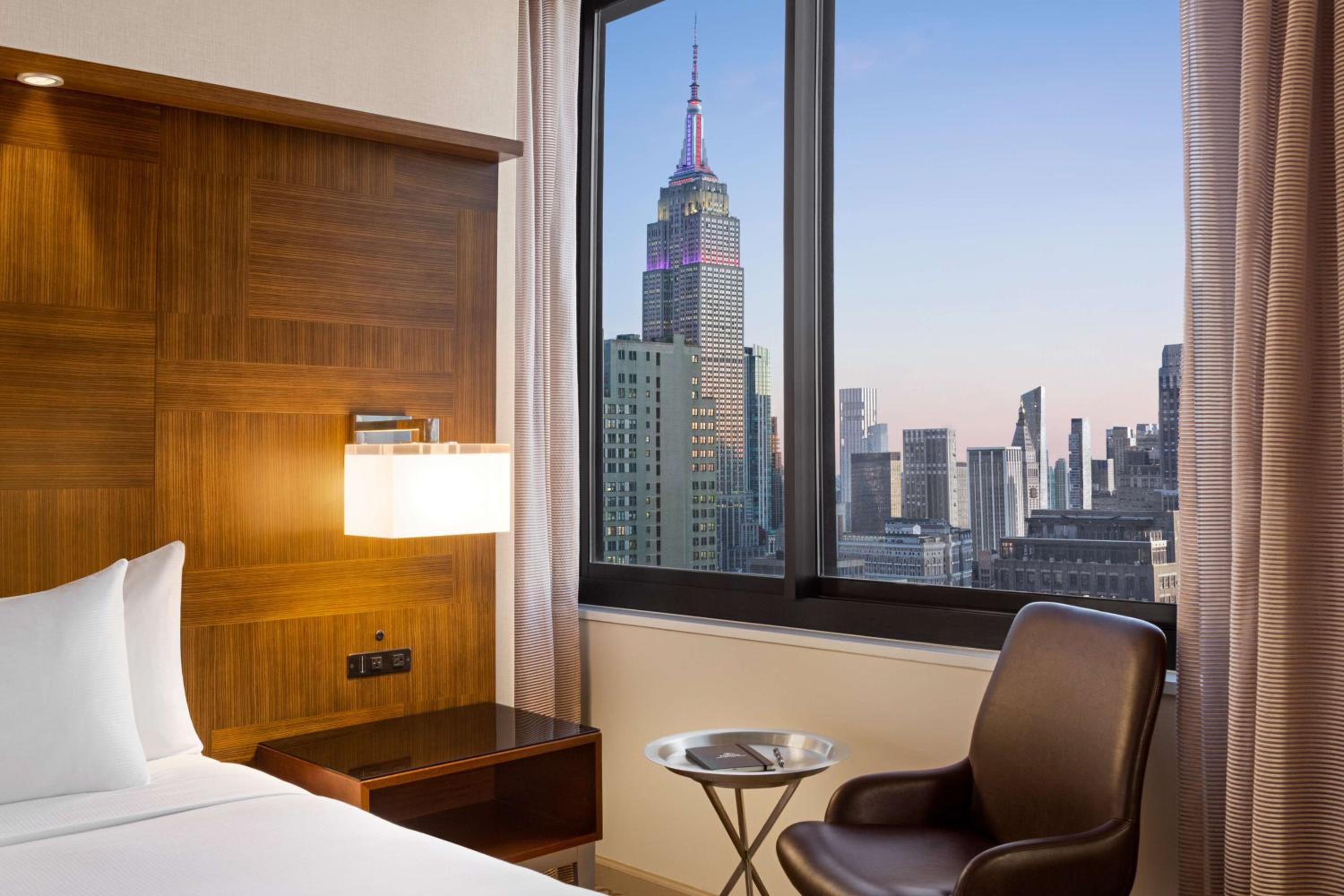 Deluxe Queen Room with Two Queen Beds - High Floor