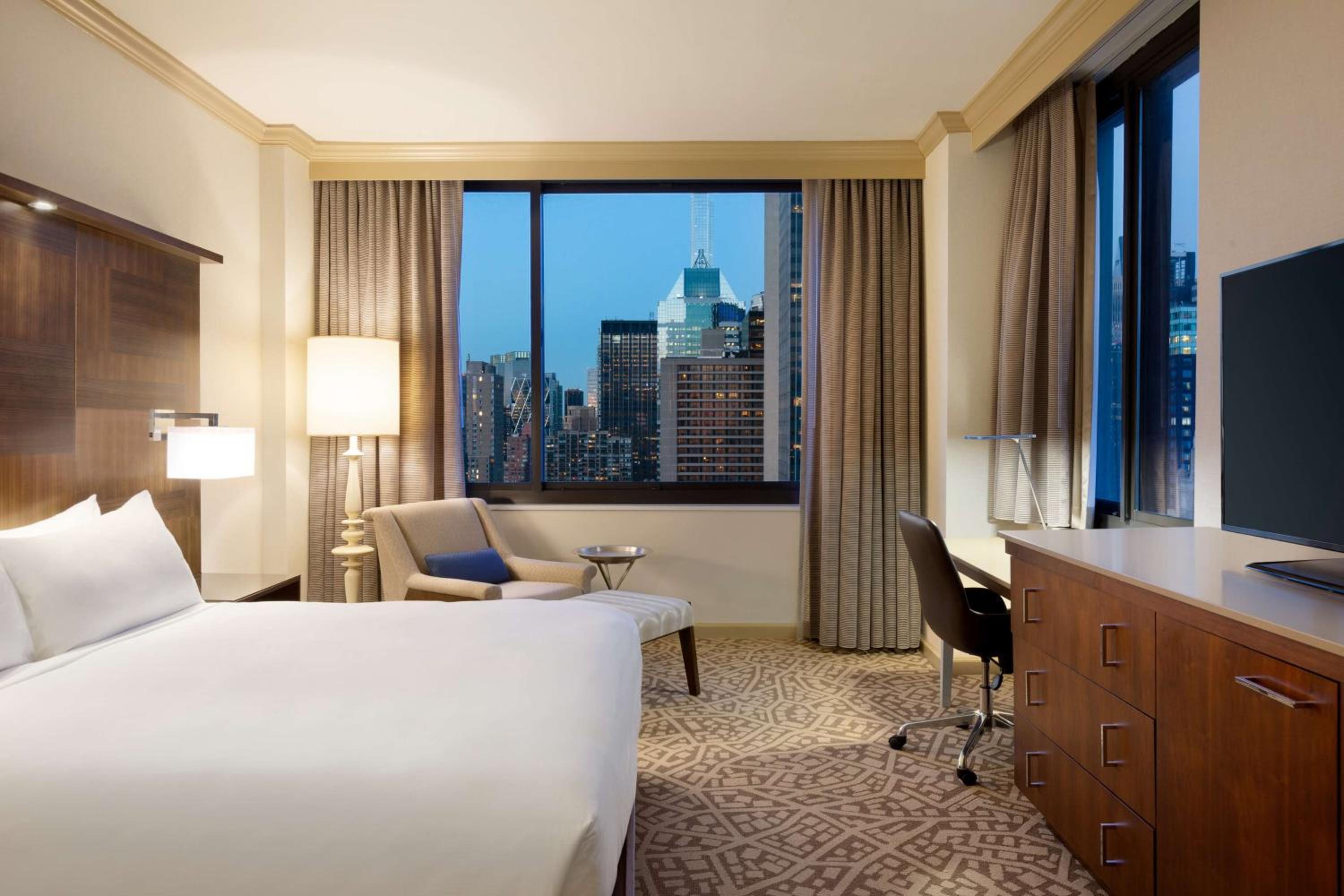 Corner King Room