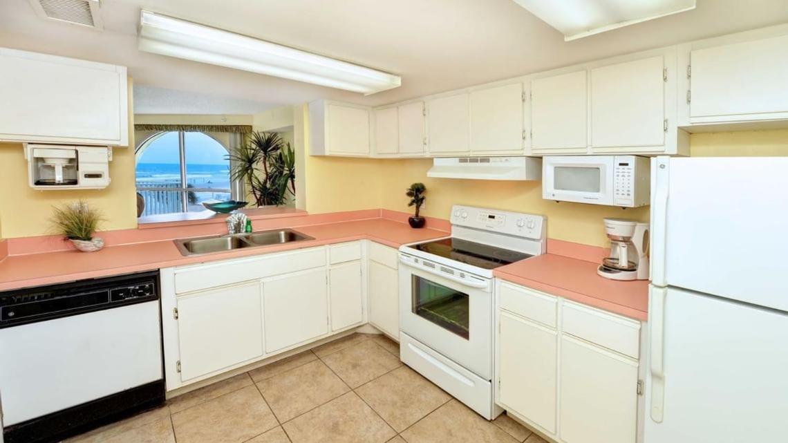 Deluxe Queen Suite - Photo 4