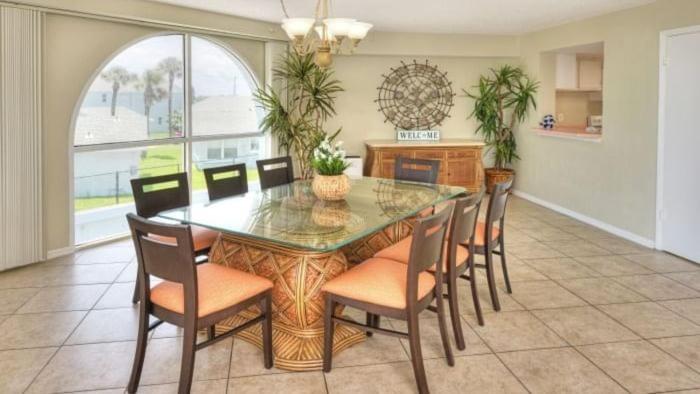 Deluxe Queen Suite - Photo 5
