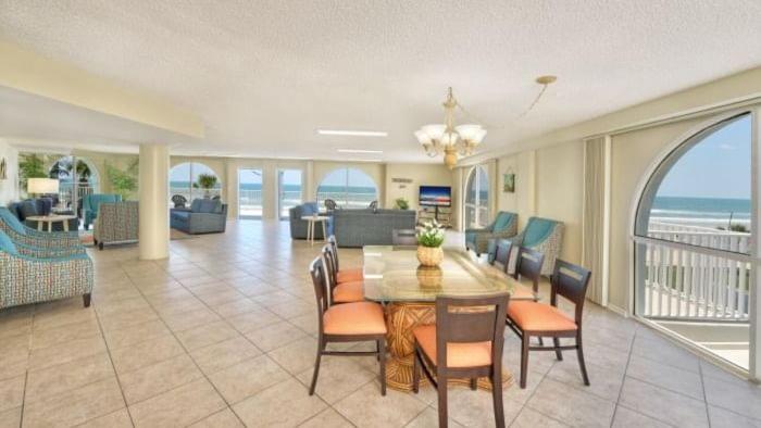 Deluxe Queen Suite - Photo 7