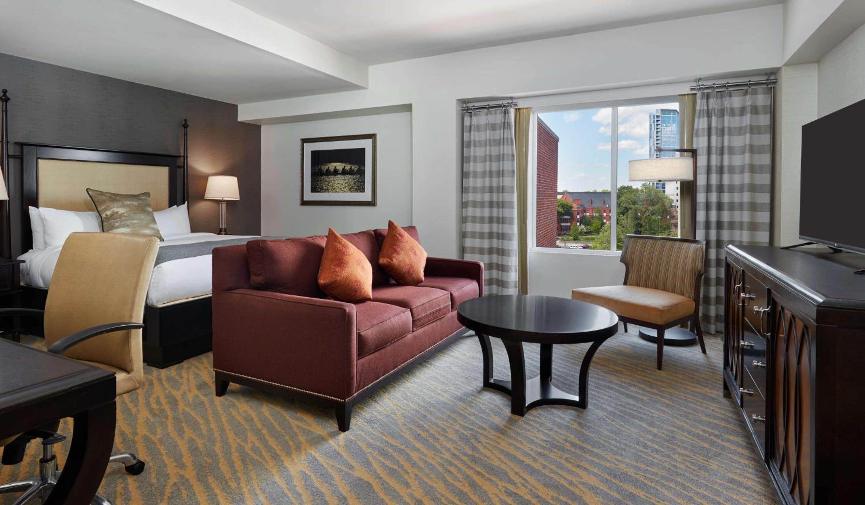 Deluxe King Room - Photo 1