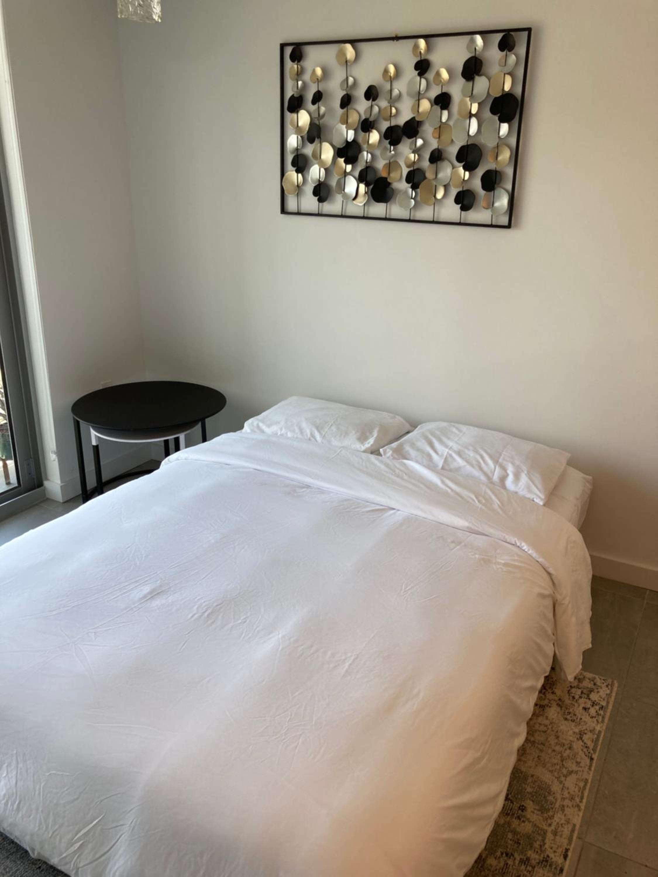 One-Bedroom Apartment photo 3
