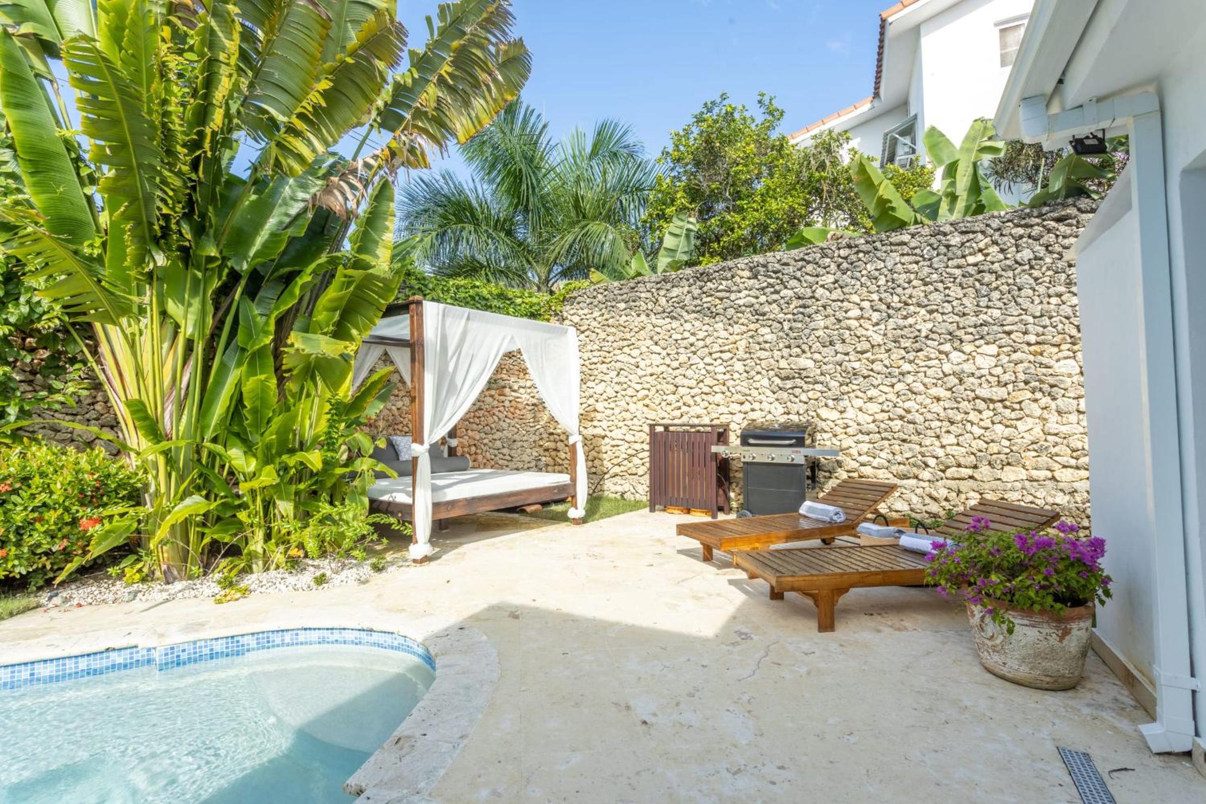 Villa photo 2