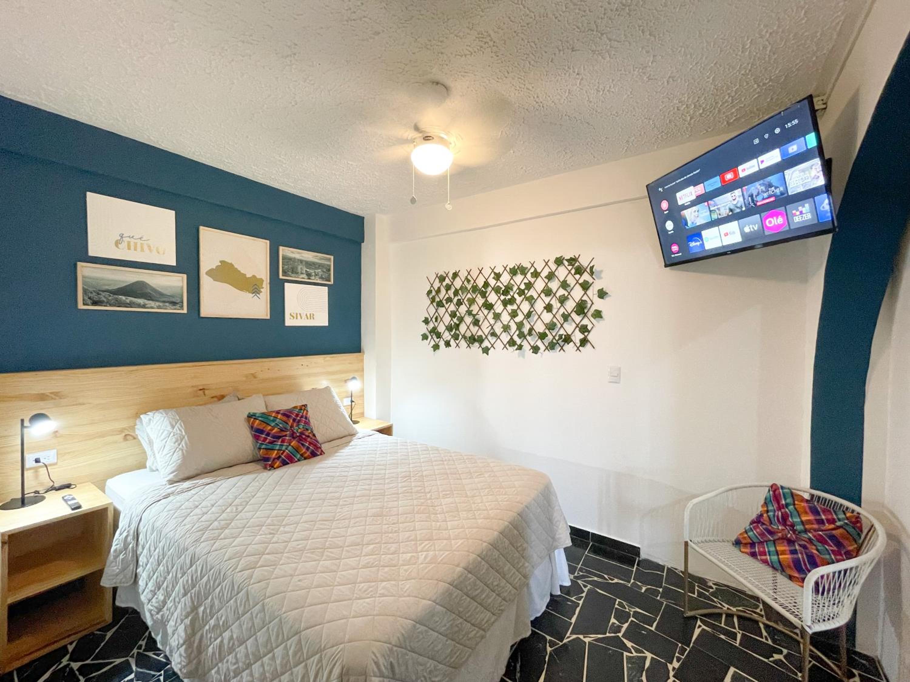 Quadruple Room with Private Bathroom photo 1