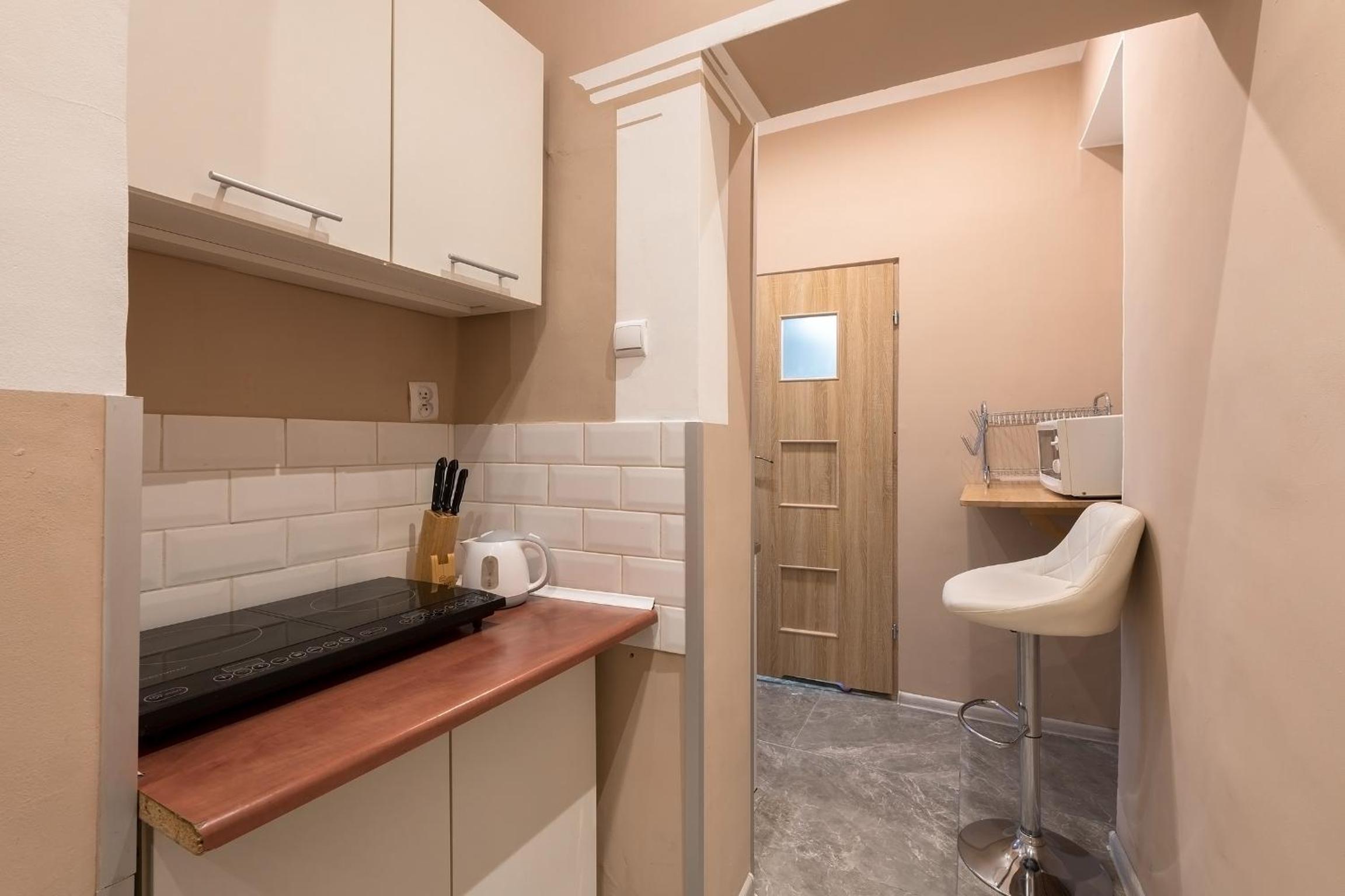 Family Room with Private Bathroom - Photo 13