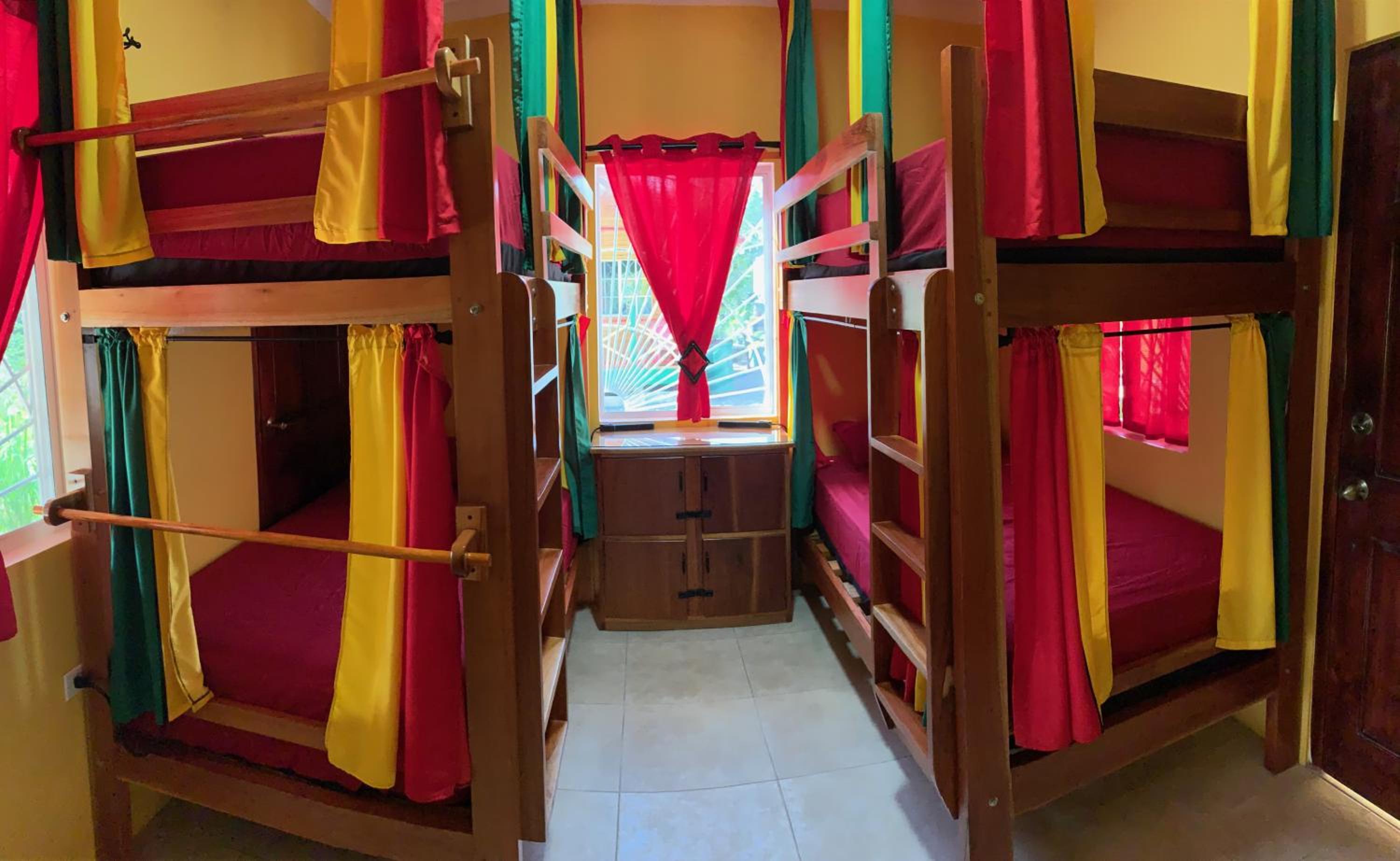 Bed in 4-Bed Dormitory Room photo 3