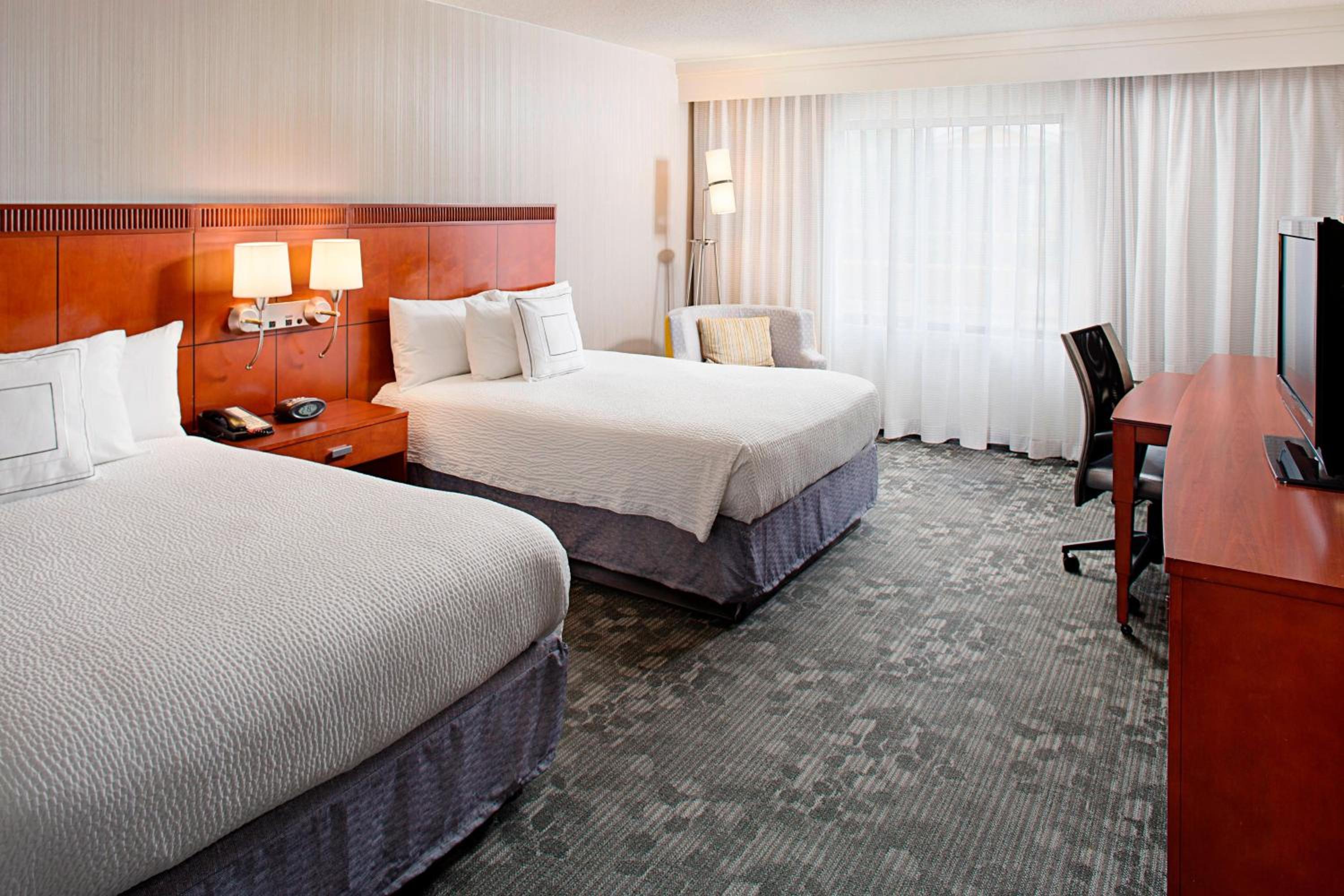 Double Room with Two Double Beds - Photo 1