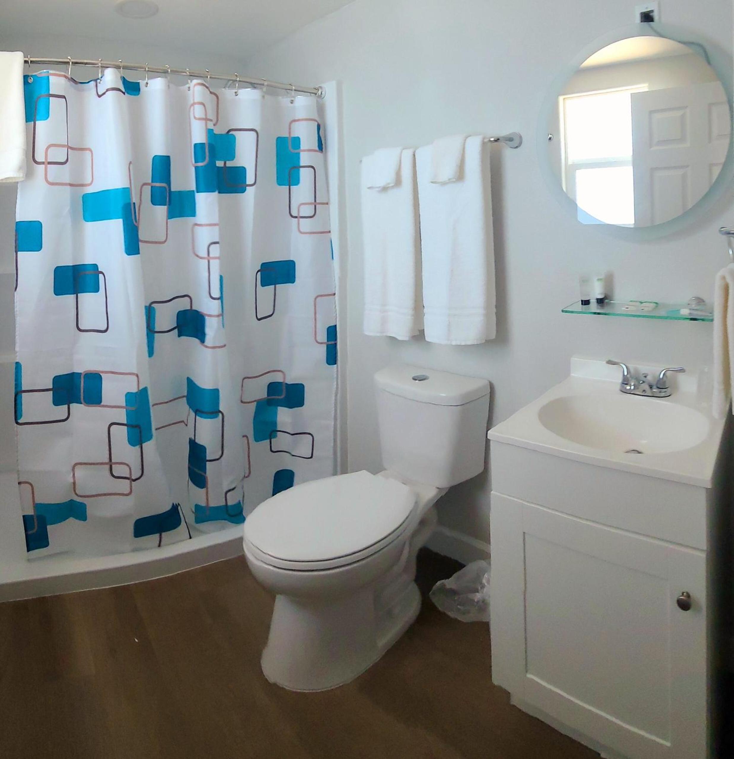 Deluxe Family Suite - Photo 3