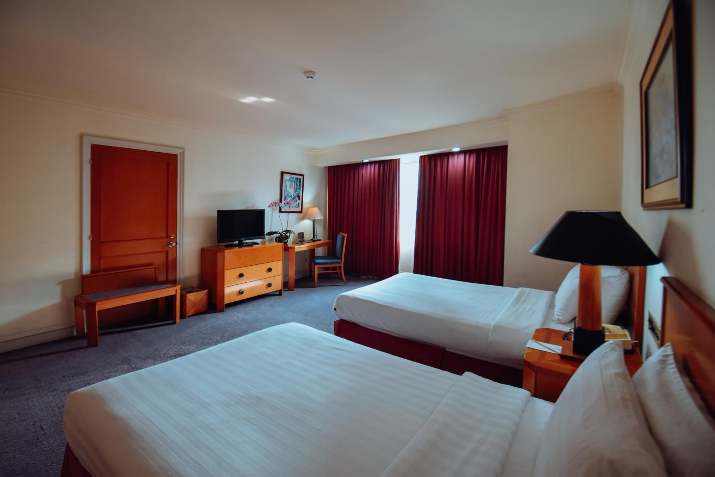 Large Twin Room - Photo 5