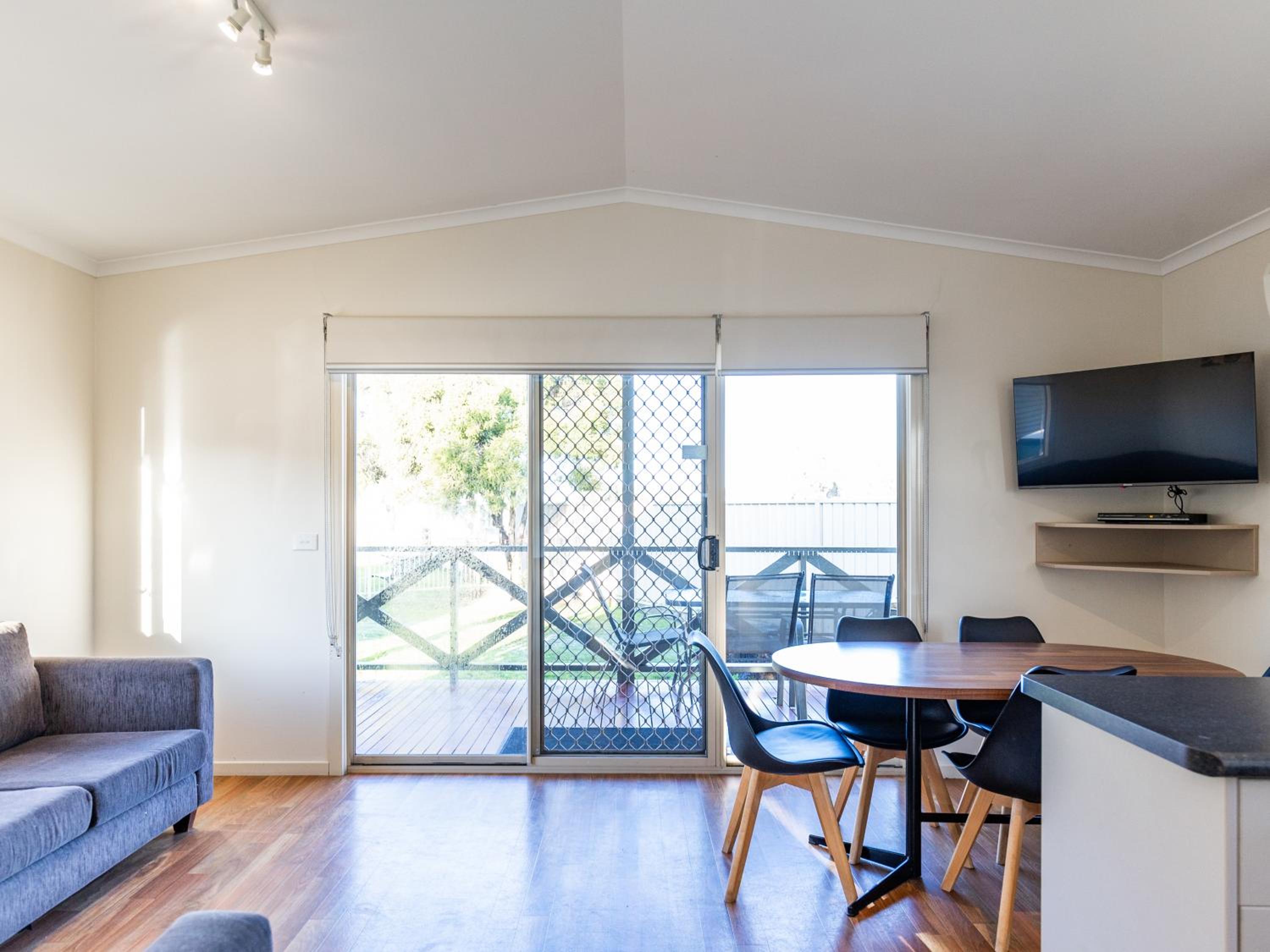 Executive Cabin photo 1