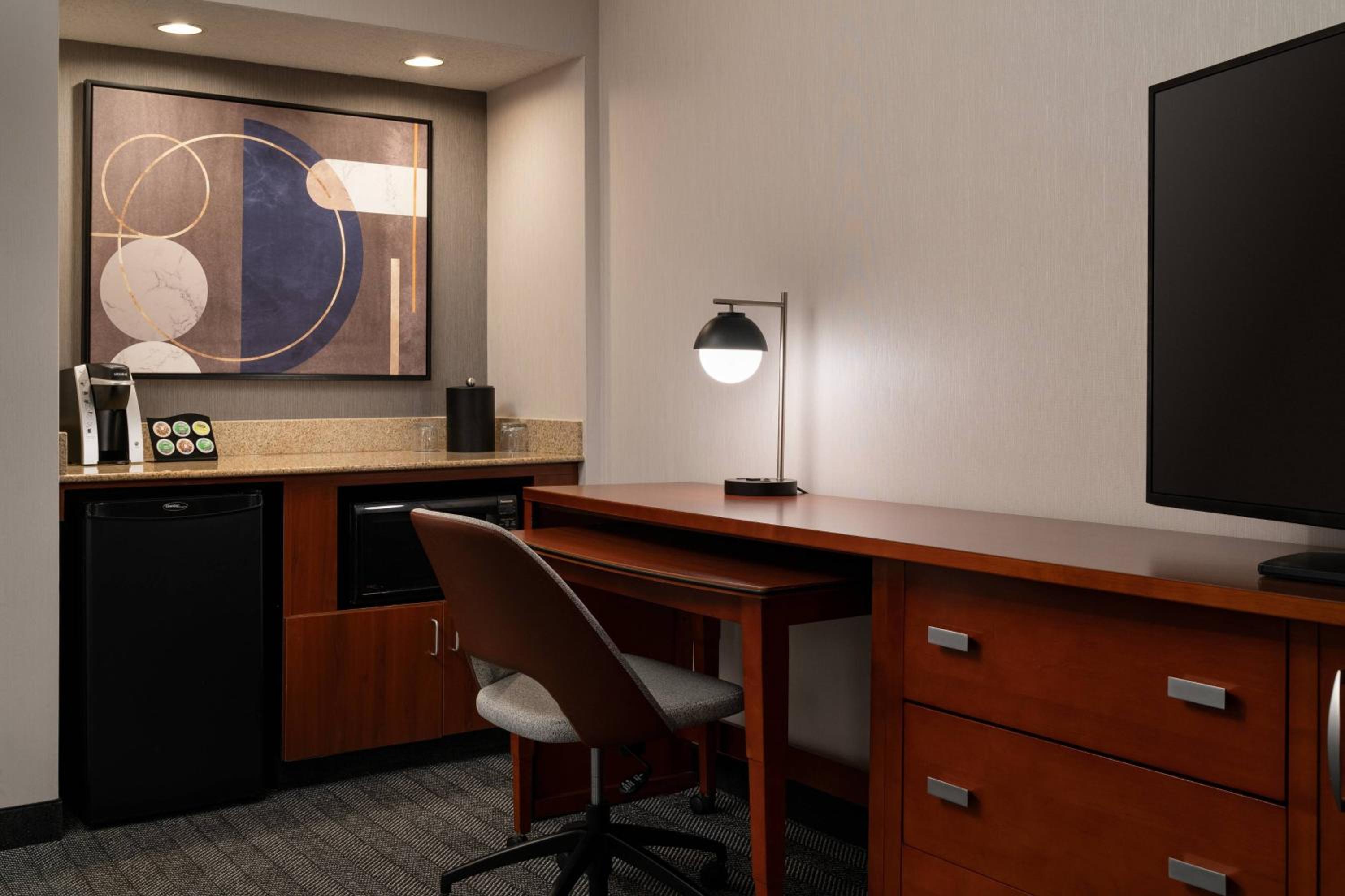 One-Bedroom King Suite with Sofa Bed - Photo 3