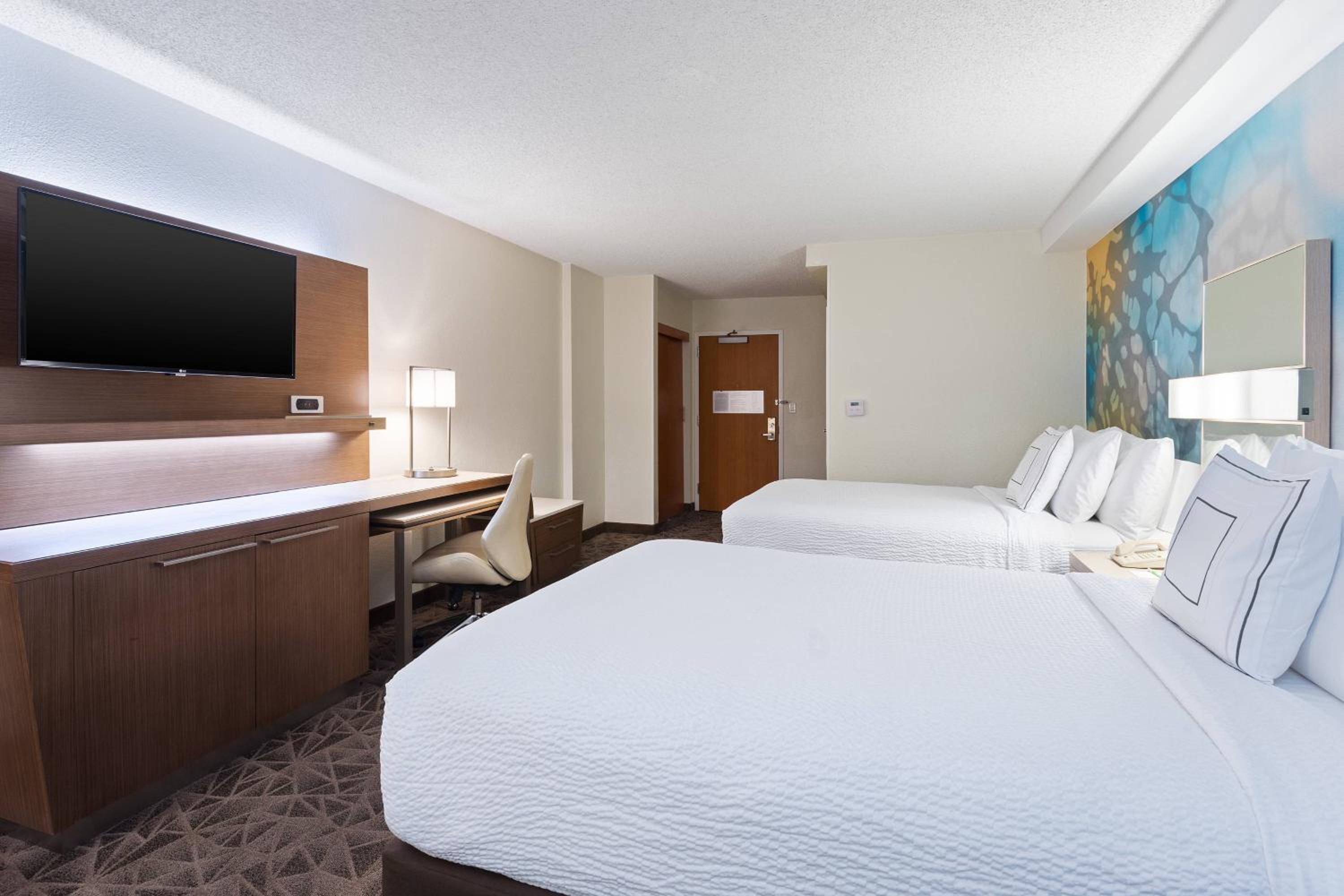 Double Room with Two Double Beds thumbnail 6