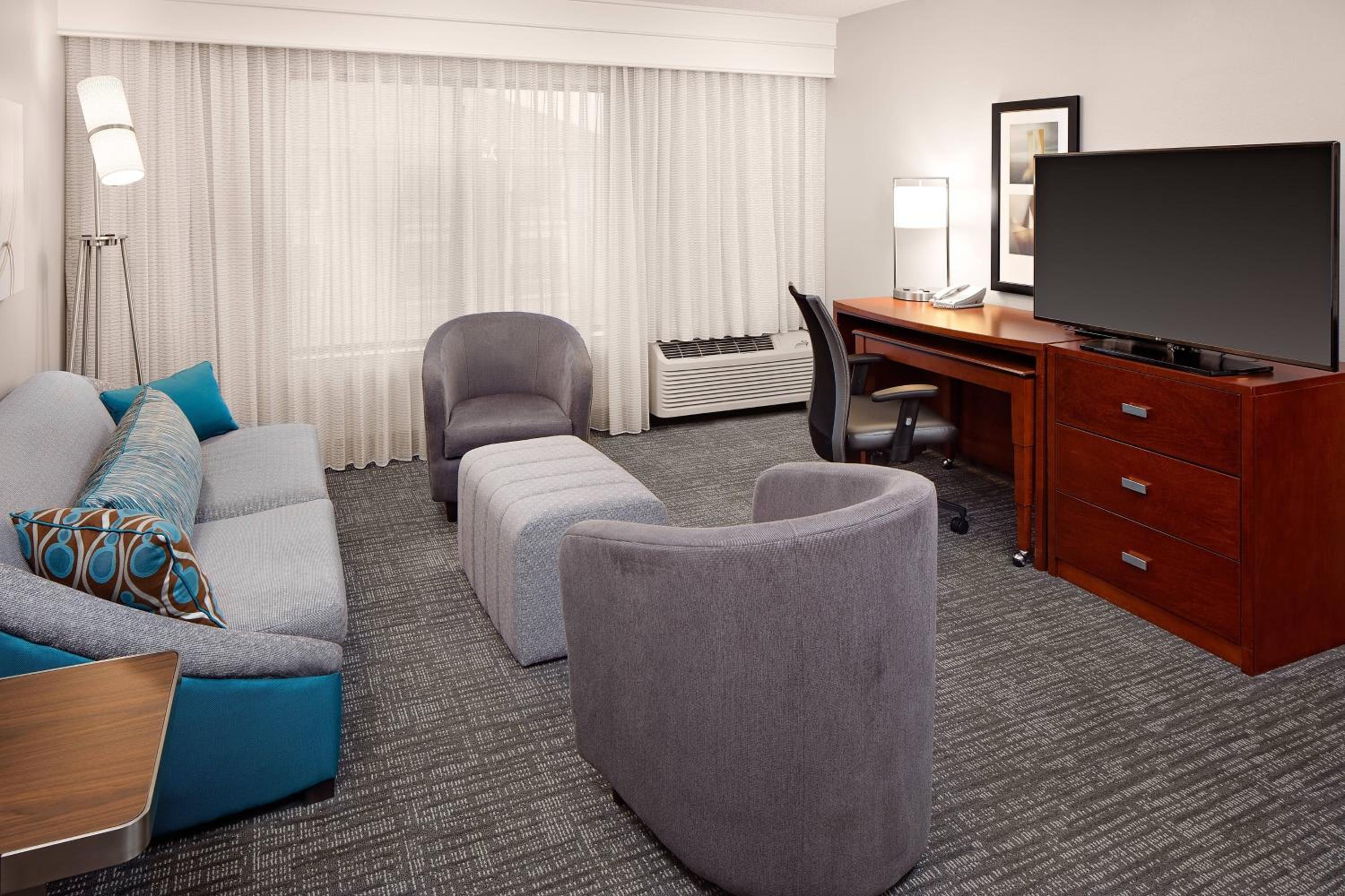 One-Bedroom Executive King Suite - Photo 3