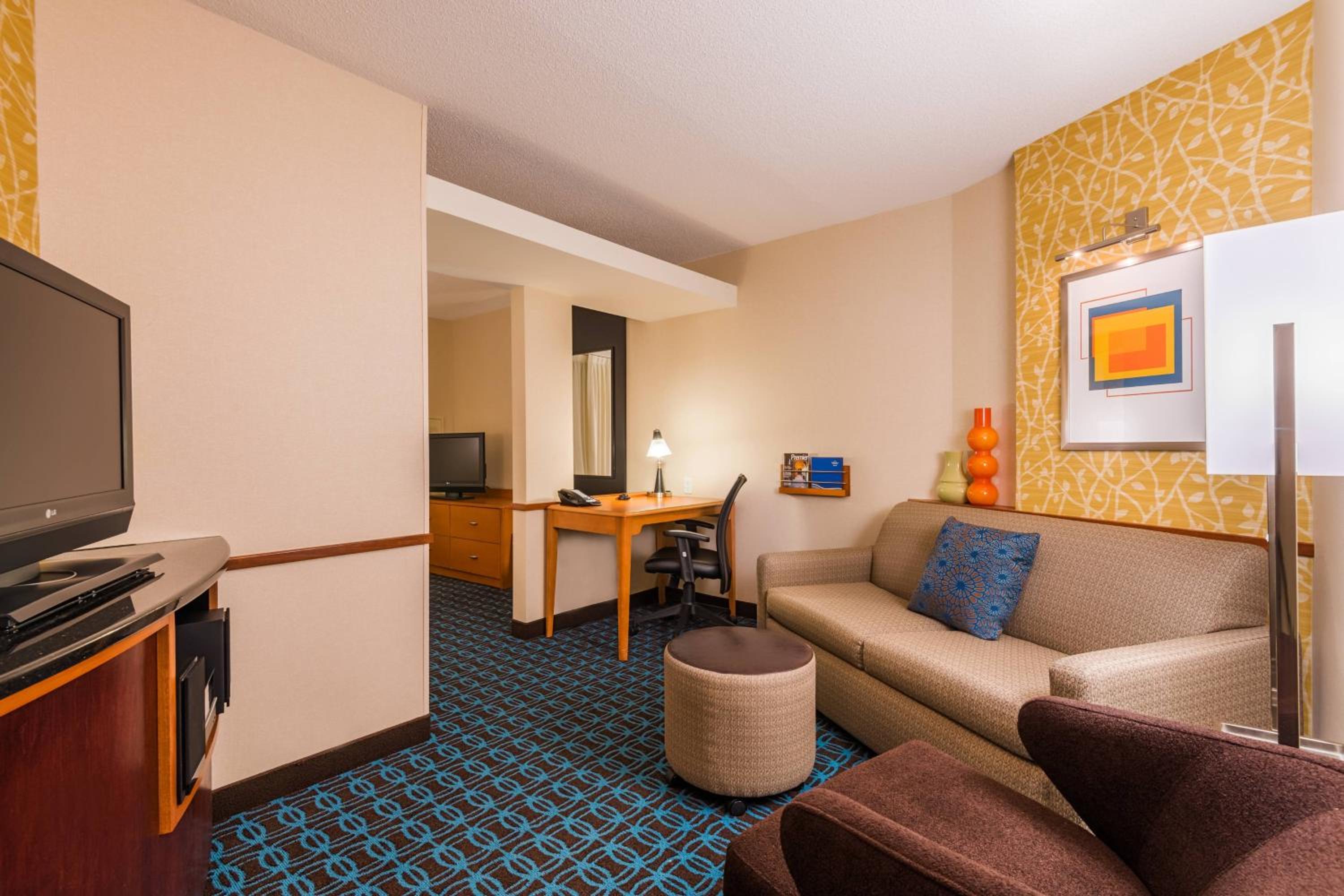 Studio King Suite - Photo 5